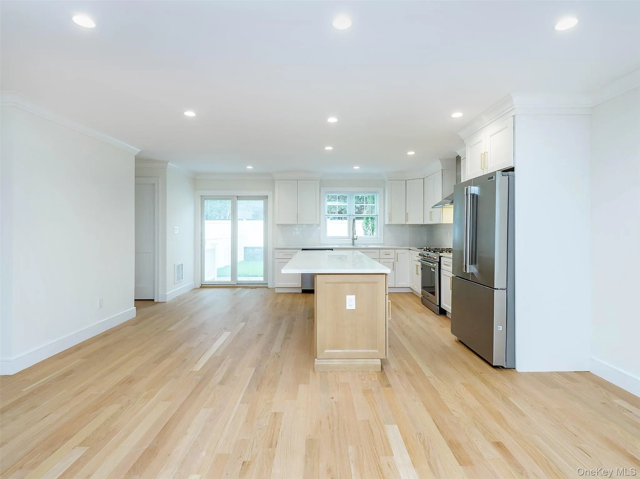 23 Marwood Road, North Hempstead, NY, 4 Bedrooms Bedrooms, 6 Rooms Rooms,3 BathroomsBathrooms,Residential Lease,For Rent,Marwood,0,1040033 23 Marwood Road, North Hempstead, NY, 4 Bedrooms Bedrooms, 6 Rooms Rooms,3 BathroomsBathrooms,Residential Lease,For Rent,Marwood,0,1040033
