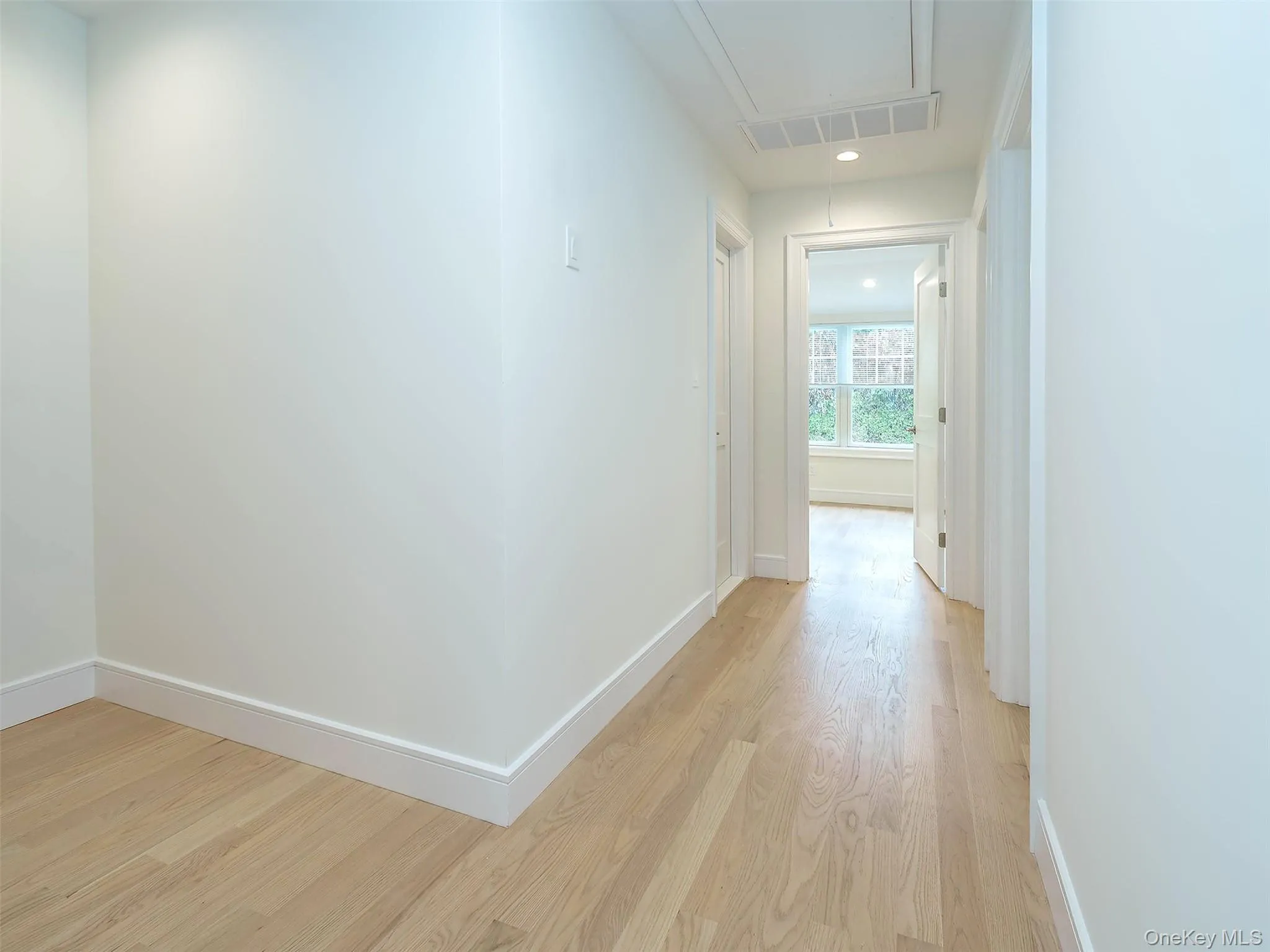 23 Marwood Road, North Hempstead, NY, 4 Bedrooms Bedrooms, 6 Rooms Rooms,3 BathroomsBathrooms,Residential Lease,For Rent,Marwood,0,1040033 23 Marwood Road, North Hempstead, NY, 4 Bedrooms Bedrooms, 6 Rooms Rooms,3 BathroomsBathrooms,Residential Lease,For Rent,Marwood,0,1040033