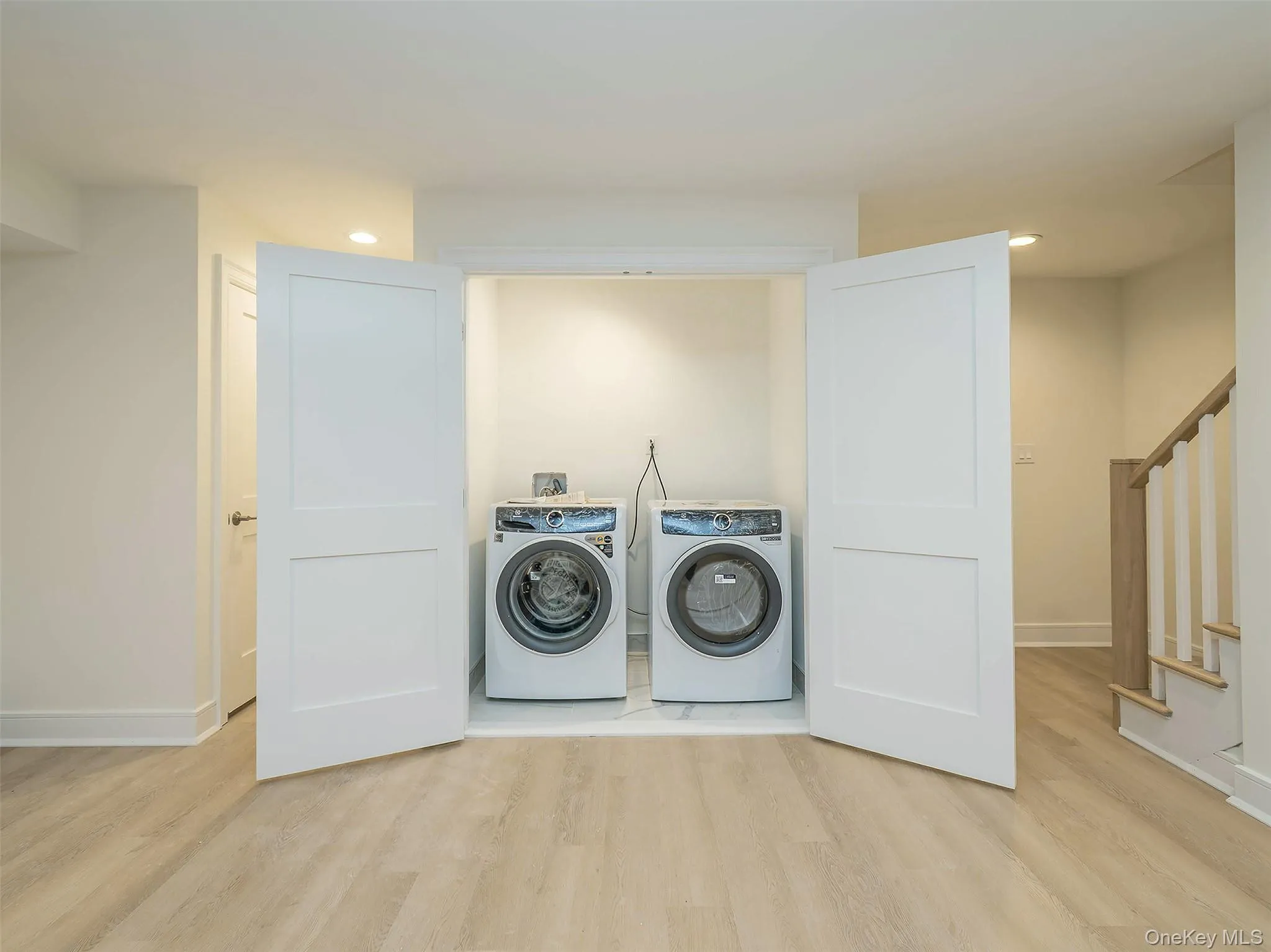 23 Marwood Road, North Hempstead, NY, 4 Bedrooms Bedrooms, 6 Rooms Rooms,3 BathroomsBathrooms,Residential Lease,For Rent,Marwood,0,1040033 23 Marwood Road, North Hempstead, NY, 4 Bedrooms Bedrooms, 6 Rooms Rooms,3 BathroomsBathrooms,Residential Lease,For Rent,Marwood,0,1040033