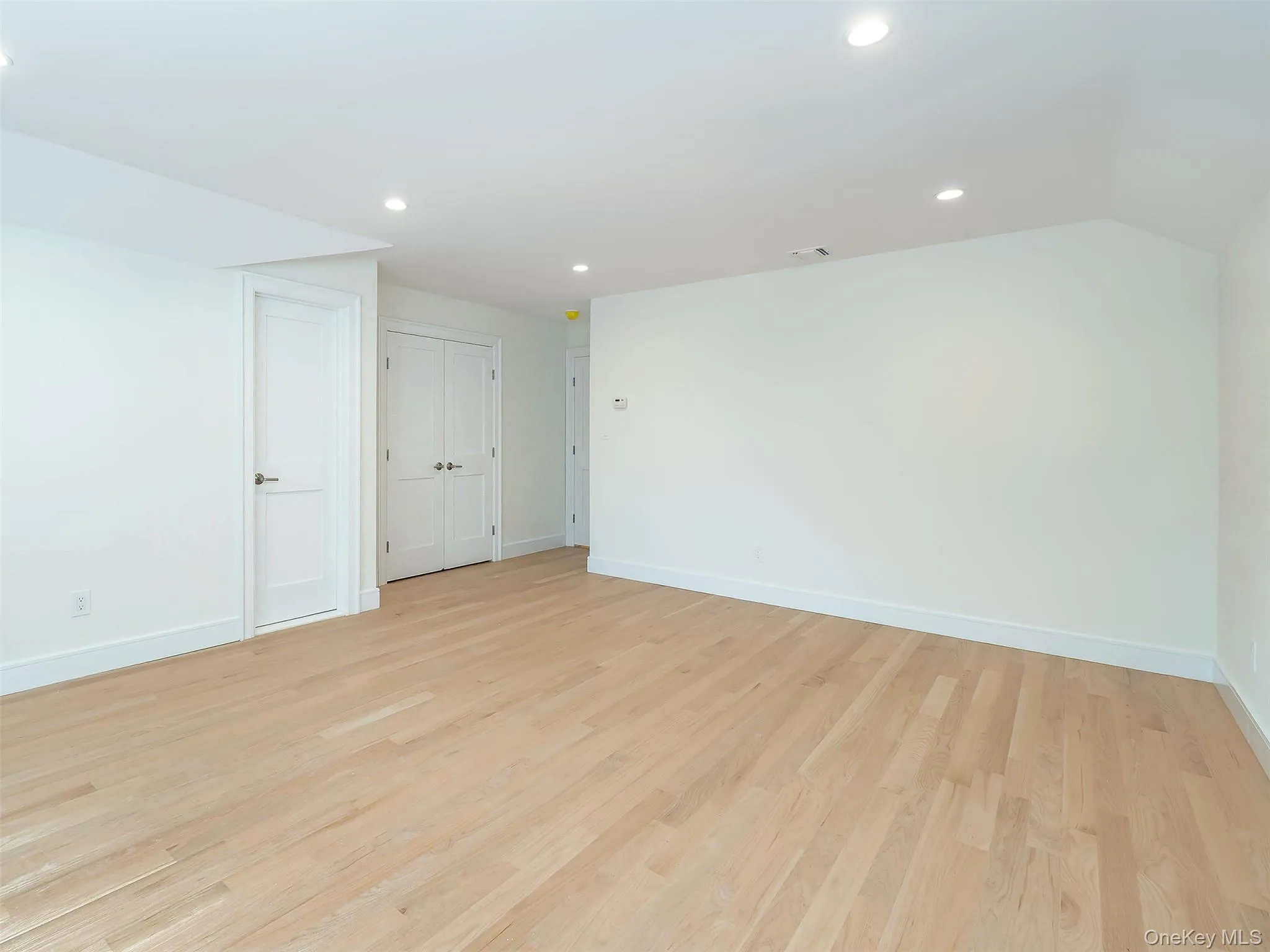 23 Marwood Road, North Hempstead, NY, 4 Bedrooms Bedrooms, 6 Rooms Rooms,3 BathroomsBathrooms,Residential Lease,For Rent,Marwood,0,1040033 23 Marwood Road, North Hempstead, NY, 4 Bedrooms Bedrooms, 6 Rooms Rooms,3 BathroomsBathrooms,Residential Lease,For Rent,Marwood,0,1040033