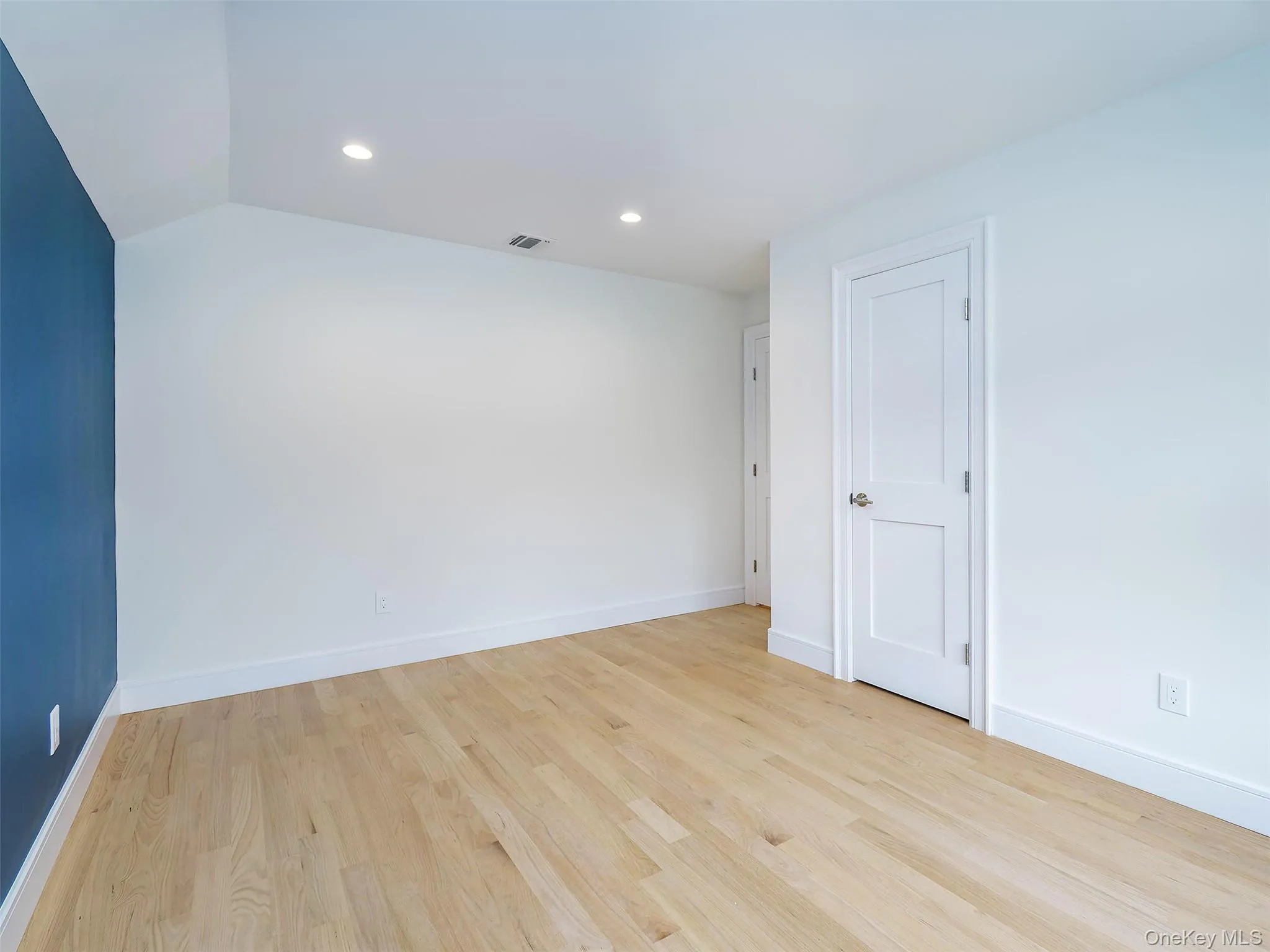 23 Marwood Road, North Hempstead, NY, 4 Bedrooms Bedrooms, 6 Rooms Rooms,3 BathroomsBathrooms,Residential Lease,For Rent,Marwood,0,1040033 23 Marwood Road, North Hempstead, NY, 4 Bedrooms Bedrooms, 6 Rooms Rooms,3 BathroomsBathrooms,Residential Lease,For Rent,Marwood,0,1040033