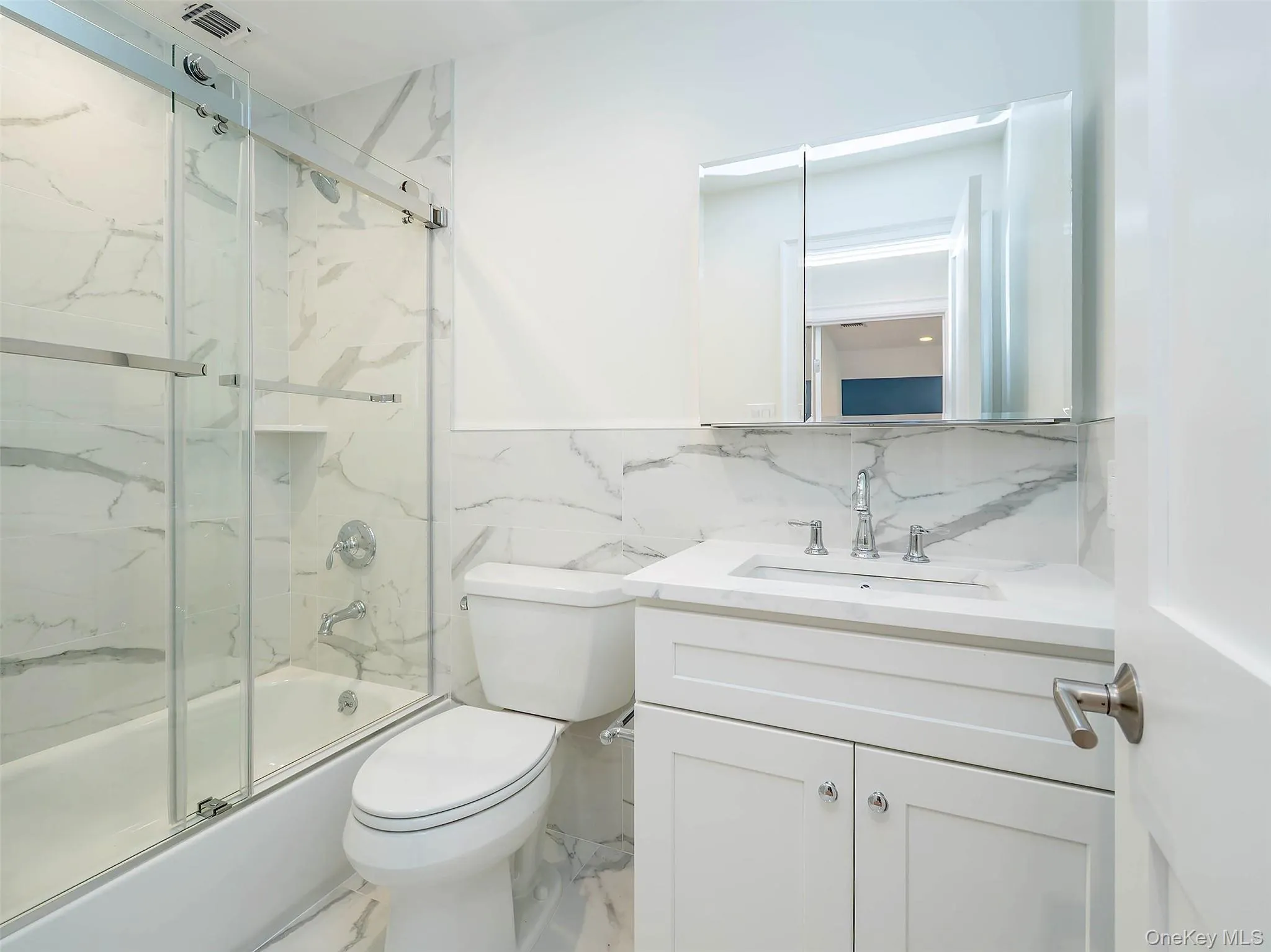 23 Marwood Road, North Hempstead, NY, 4 Bedrooms Bedrooms, 6 Rooms Rooms,3 BathroomsBathrooms,Residential Lease,For Rent,Marwood,0,1040033 23 Marwood Road, North Hempstead, NY, 4 Bedrooms Bedrooms, 6 Rooms Rooms,3 BathroomsBathrooms,Residential Lease,For Rent,Marwood,0,1040033