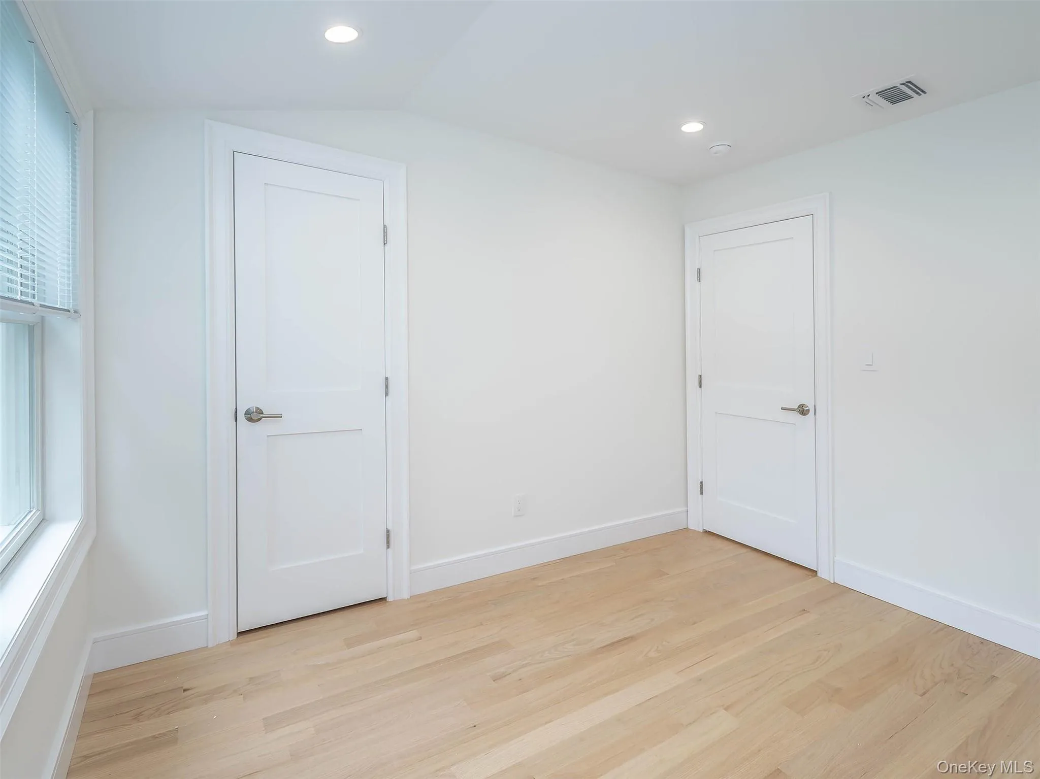 23 Marwood Road, North Hempstead, NY, 4 Bedrooms Bedrooms, 6 Rooms Rooms,3 BathroomsBathrooms,Residential Lease,For Rent,Marwood,0,1040033 23 Marwood Road, North Hempstead, NY, 4 Bedrooms Bedrooms, 6 Rooms Rooms,3 BathroomsBathrooms,Residential Lease,For Rent,Marwood,0,1040033