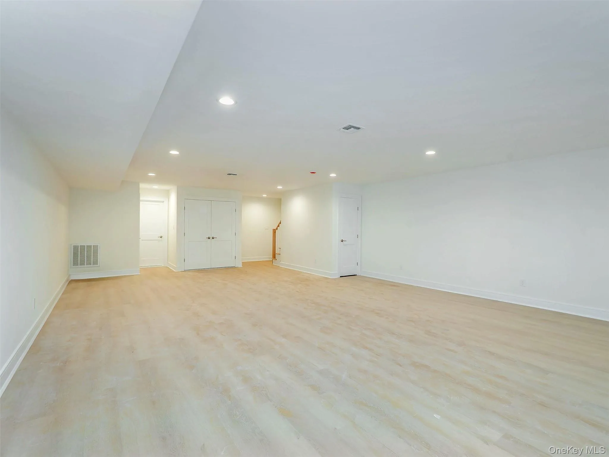 23 Marwood Road, North Hempstead, NY, 4 Bedrooms Bedrooms, 6 Rooms Rooms,3 BathroomsBathrooms,Residential Lease,For Rent,Marwood,0,1040033 23 Marwood Road, North Hempstead, NY, 4 Bedrooms Bedrooms, 6 Rooms Rooms,3 BathroomsBathrooms,Residential Lease,For Rent,Marwood,0,1040033