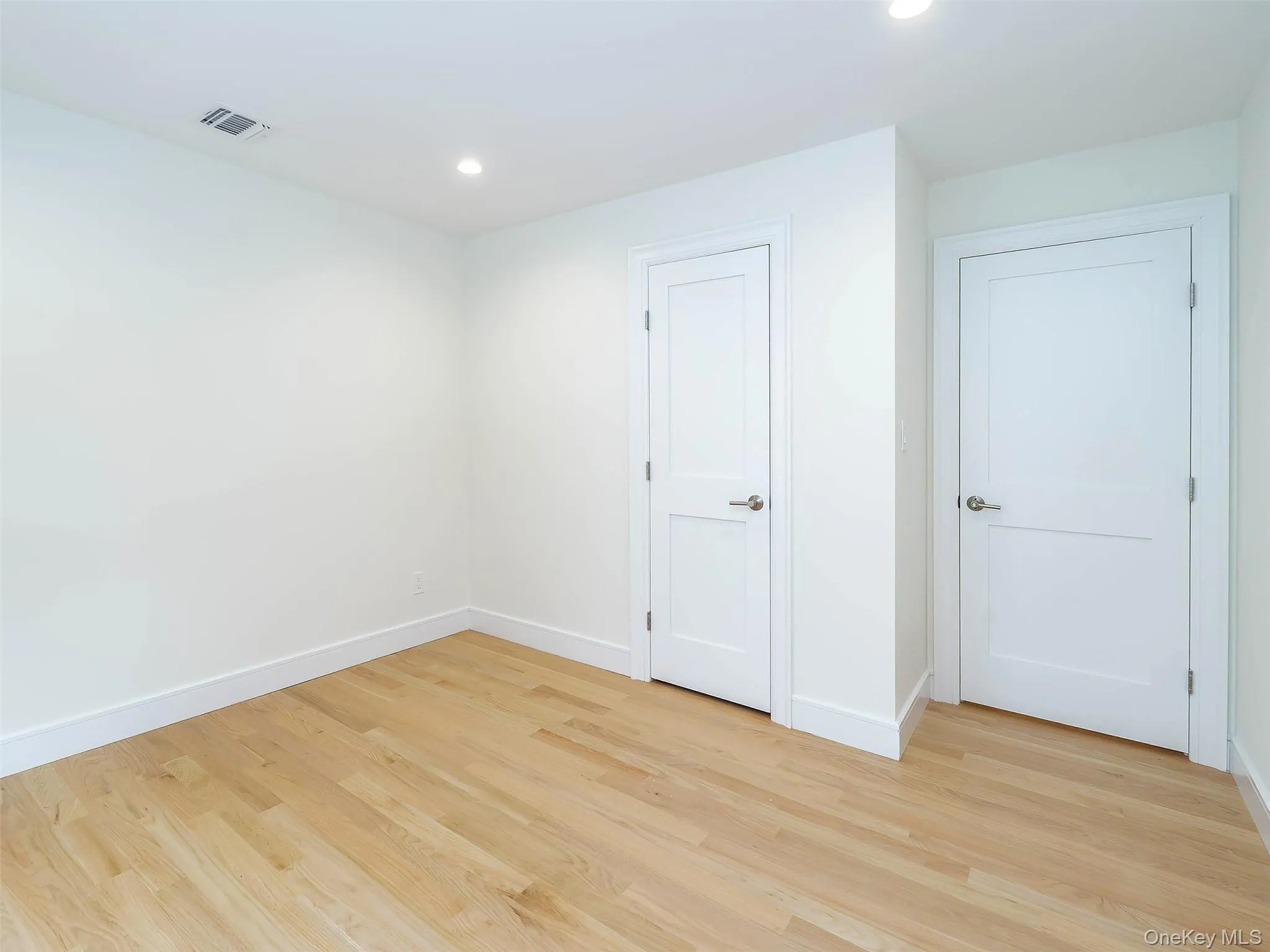 23 Marwood Road, North Hempstead, NY, 4 Bedrooms Bedrooms, 6 Rooms Rooms,3 BathroomsBathrooms,Residential Lease,For Rent,Marwood,0,1040033 23 Marwood Road, North Hempstead, NY, 4 Bedrooms Bedrooms, 6 Rooms Rooms,3 BathroomsBathrooms,Residential Lease,For Rent,Marwood,0,1040033
