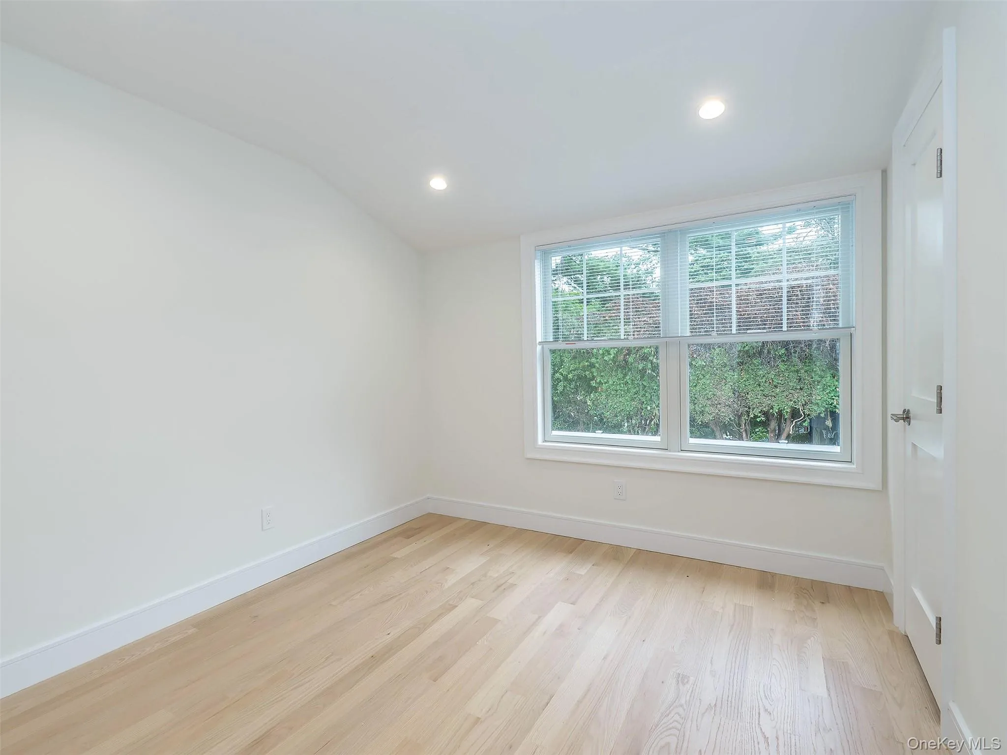 23 Marwood Road, North Hempstead, NY, 4 Bedrooms Bedrooms, 6 Rooms Rooms,3 BathroomsBathrooms,Residential Lease,For Rent,Marwood,0,1040033 23 Marwood Road, North Hempstead, NY, 4 Bedrooms Bedrooms, 6 Rooms Rooms,3 BathroomsBathrooms,Residential Lease,For Rent,Marwood,0,1040033
