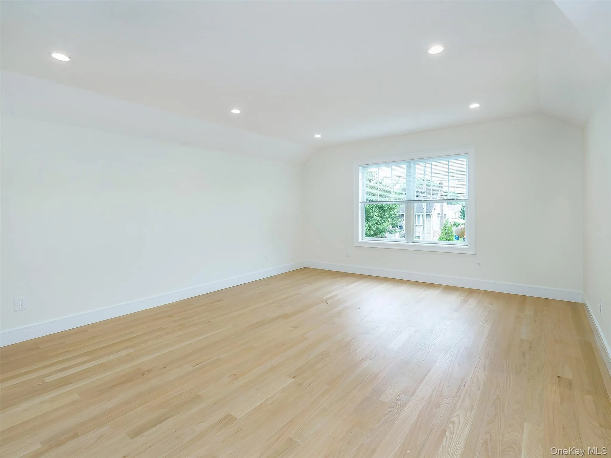 23 Marwood Road, North Hempstead, NY, 4 Bedrooms Bedrooms, 6 Rooms Rooms,3 BathroomsBathrooms,Residential Lease,For Rent,Marwood,0,1040033 23 Marwood Road, North Hempstead, NY, 4 Bedrooms Bedrooms, 6 Rooms Rooms,3 BathroomsBathrooms,Residential Lease,For Rent,Marwood,0,1040033