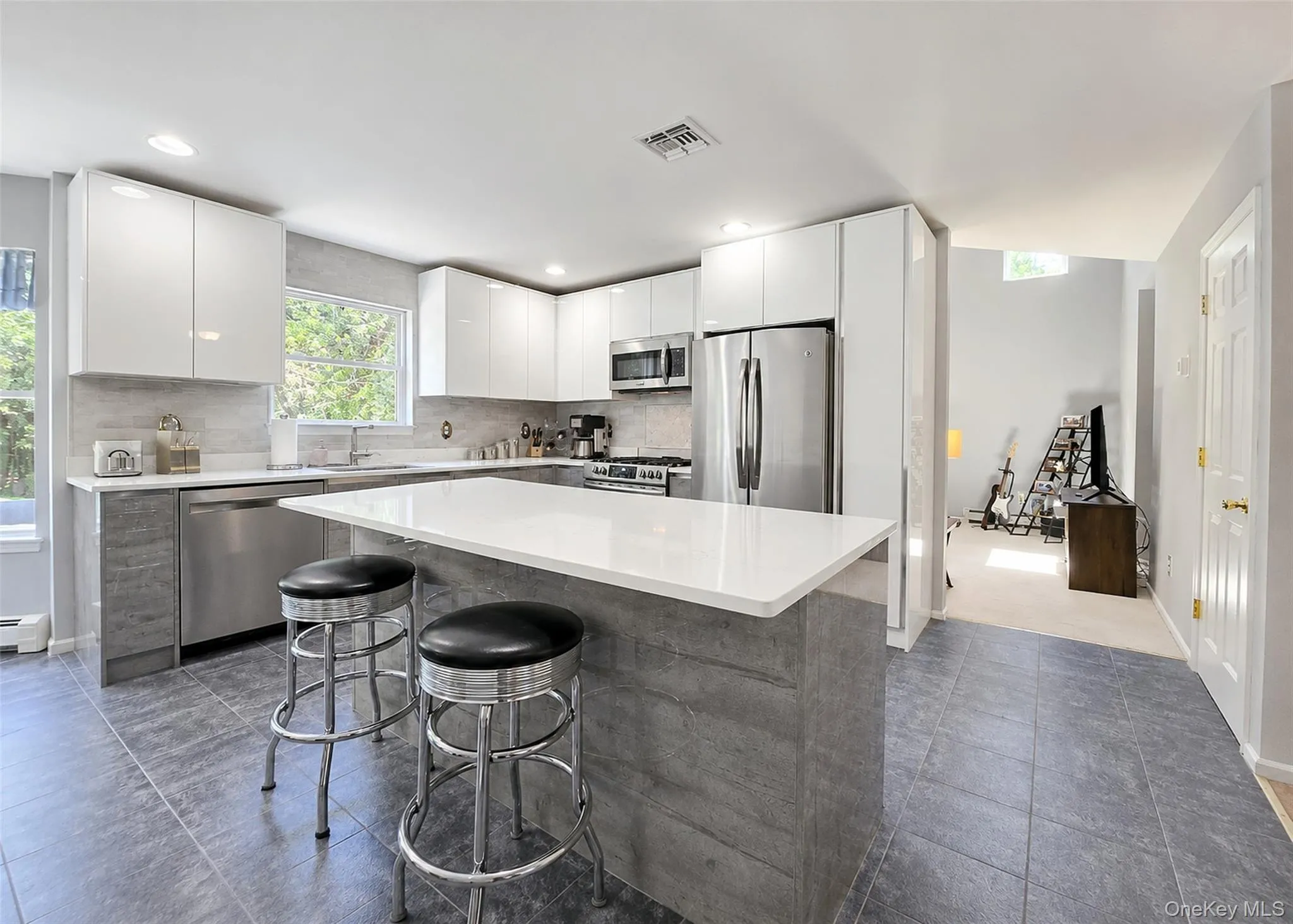 23 Greentree Drive, Brookhaven, NY, 3 Bedrooms Bedrooms, 7 Rooms Rooms,2 BathroomsBathrooms,Residential,For Rent,Greentree,0,1040034 23 Greentree Drive, Brookhaven, NY, 3 Bedrooms Bedrooms, 7 Rooms Rooms,2 BathroomsBathrooms,Residential,For Rent,Greentree,0,1040034
