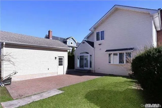 43 Baxter Avenue, North Hempstead, NY, 6 Bedrooms Bedrooms, 14 Rooms Rooms,4 BathroomsBathrooms,Residential,For Rent,Baxter,0,1040035 43 Baxter Avenue, North Hempstead, NY, 6 Bedrooms Bedrooms, 14 Rooms Rooms,4 BathroomsBathrooms,Residential,For Rent,Baxter,0,1040035