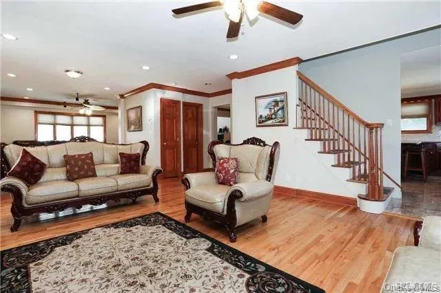 43 Baxter Avenue, North Hempstead, NY, 6 Bedrooms Bedrooms, 14 Rooms Rooms,4 BathroomsBathrooms,Residential,For Rent,Baxter,0,1040035 43 Baxter Avenue, North Hempstead, NY, 6 Bedrooms Bedrooms, 14 Rooms Rooms,4 BathroomsBathrooms,Residential,For Rent,Baxter,0,1040035