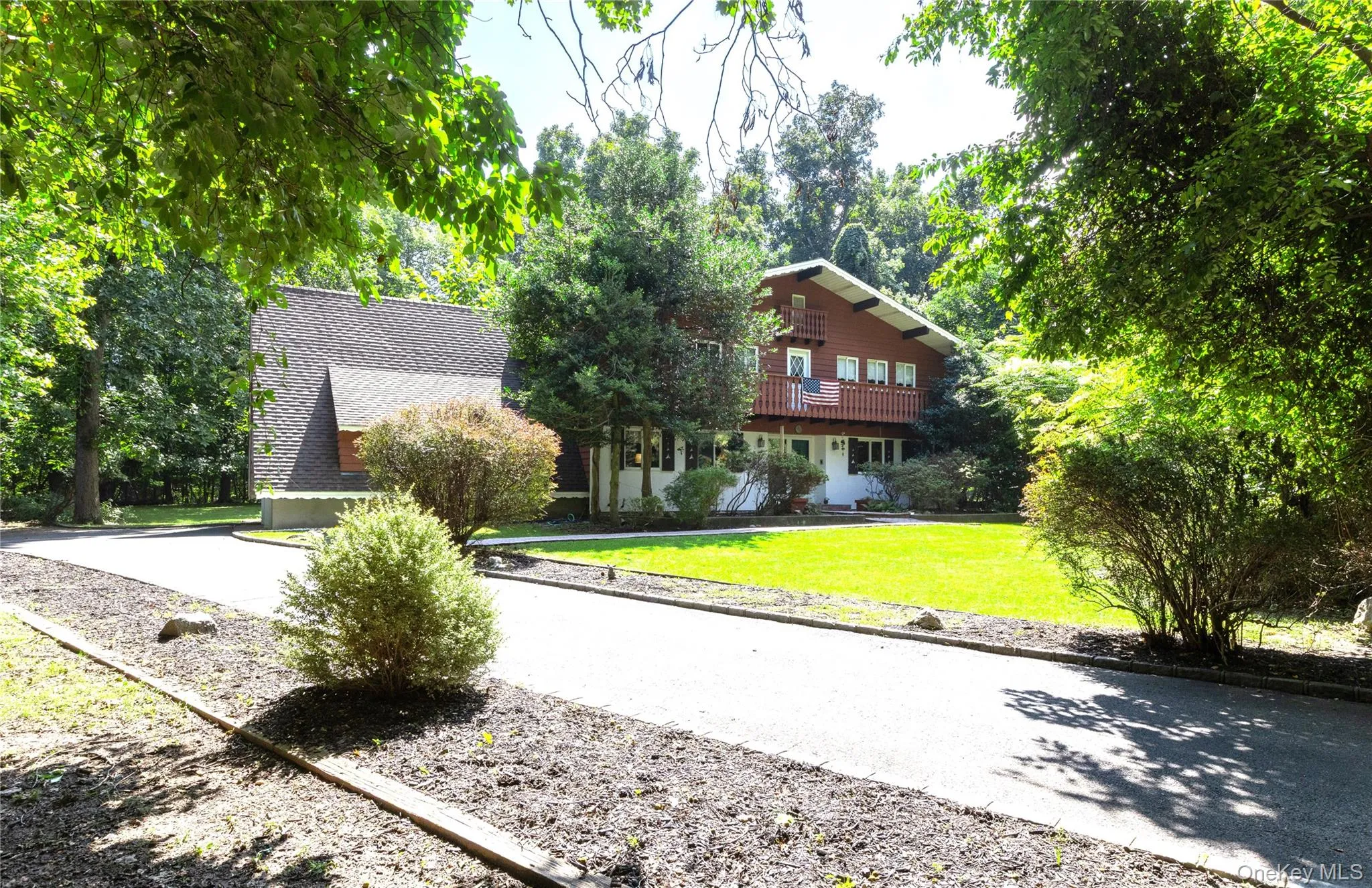Welcome to 1 Valleywood Ct. W, Head of the Harbor Welcome to 1 Valleywood Ct. W, Head of the Harbor