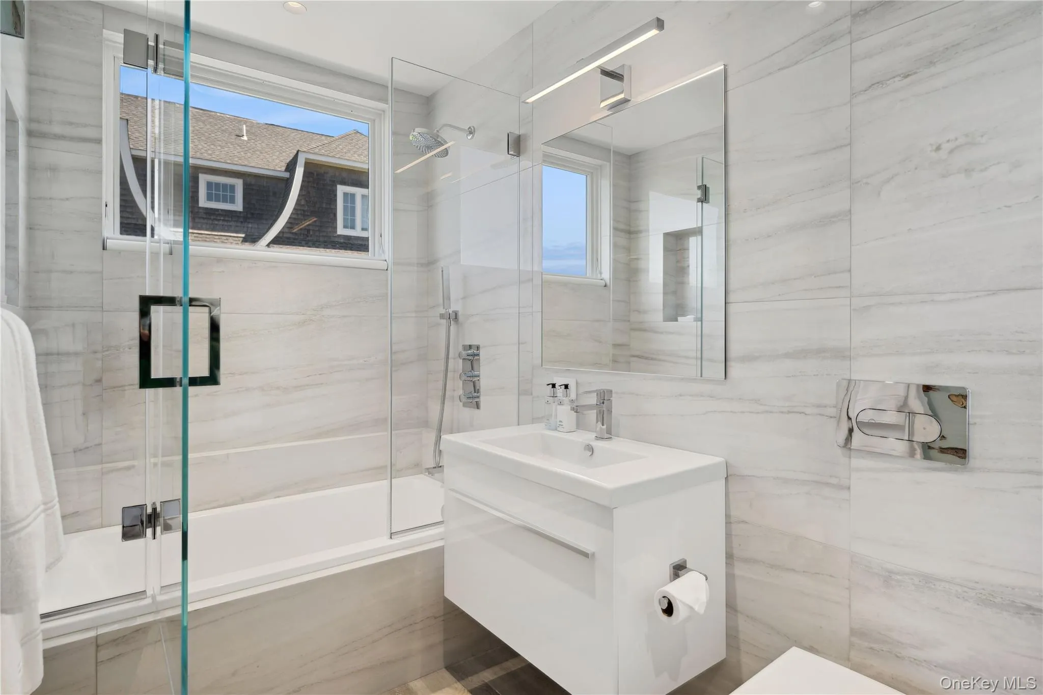 14 Peconic Crescent, Southampton, NY, 5 Bedrooms Bedrooms, 10 Rooms Rooms,4 BathroomsBathrooms,Residential,For Rent,Peconic,0,1040037 14 Peconic Crescent, Southampton, NY, 5 Bedrooms Bedrooms, 10 Rooms Rooms,4 BathroomsBathrooms,Residential,For Rent,Peconic,0,1040037