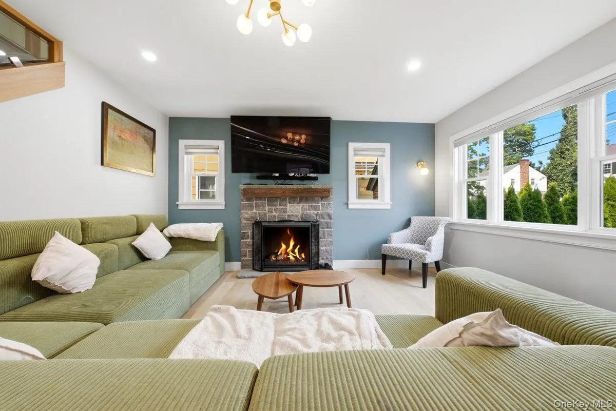 Living room w/ a Gas a Fireplace Living room w/ a Gas a Fireplace