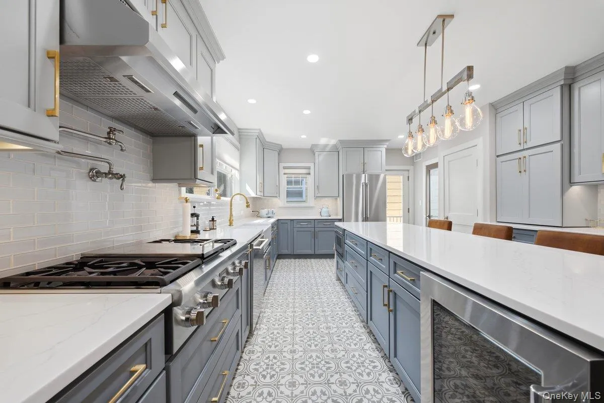 277 Devoe Avenue, Yonkers, NY, 4 Bedrooms Bedrooms, 11 Rooms Rooms,4 BathroomsBathrooms,Residential,For Rent,Devoe,0,1040038 277 Devoe Avenue, Yonkers, NY, 4 Bedrooms Bedrooms, 11 Rooms Rooms,4 BathroomsBathrooms,Residential,For Rent,Devoe,0,1040038