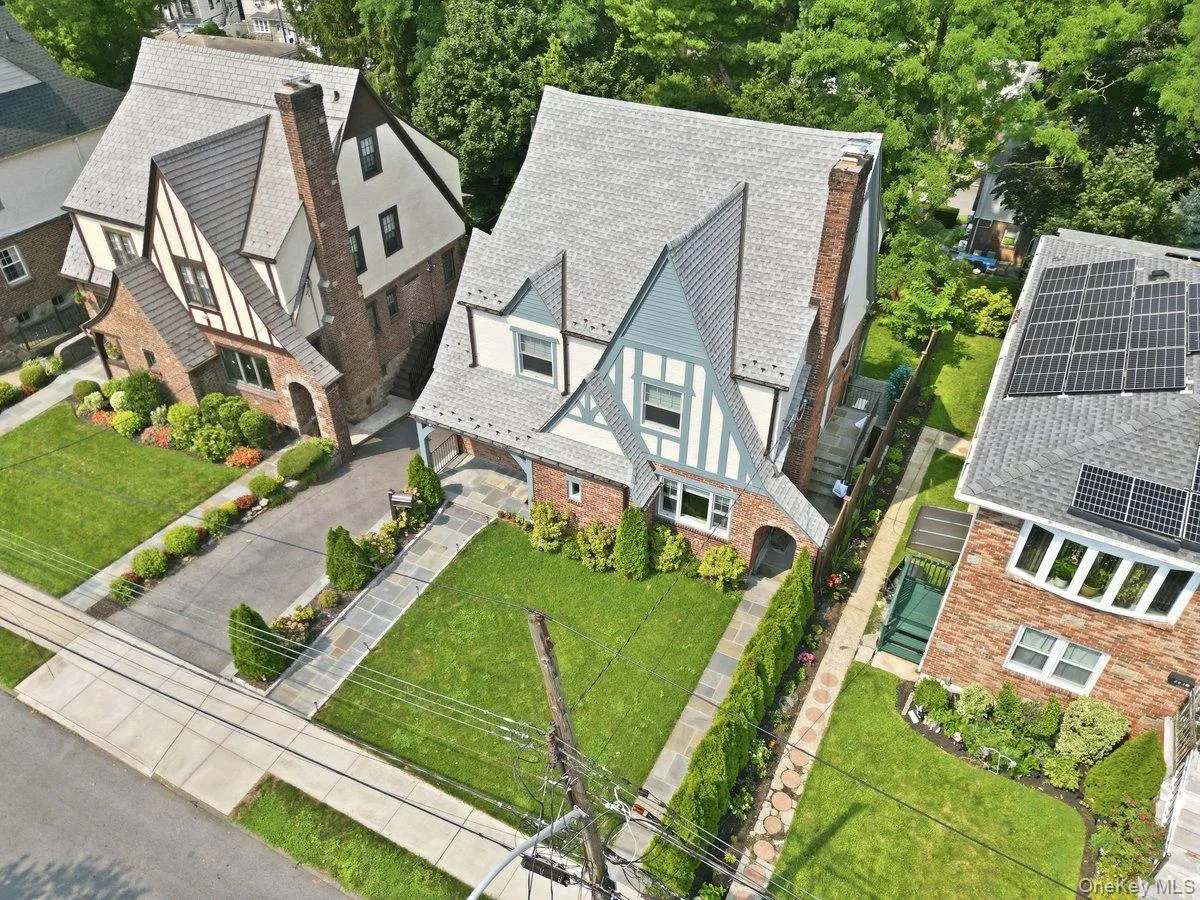 277 Devoe Avenue, Yonkers, NY, 4 Bedrooms Bedrooms, 11 Rooms Rooms,4 BathroomsBathrooms,Residential,For Rent,Devoe,0,1040038 277 Devoe Avenue, Yonkers, NY, 4 Bedrooms Bedrooms, 11 Rooms Rooms,4 BathroomsBathrooms,Residential,For Rent,Devoe,0,1040038
