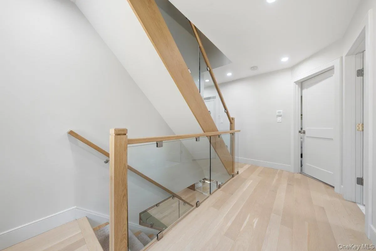 277 Devoe Avenue, Yonkers, NY, 4 Bedrooms Bedrooms, 11 Rooms Rooms,4 BathroomsBathrooms,Residential,For Rent,Devoe,0,1040038 277 Devoe Avenue, Yonkers, NY, 4 Bedrooms Bedrooms, 11 Rooms Rooms,4 BathroomsBathrooms,Residential,For Rent,Devoe,0,1040038