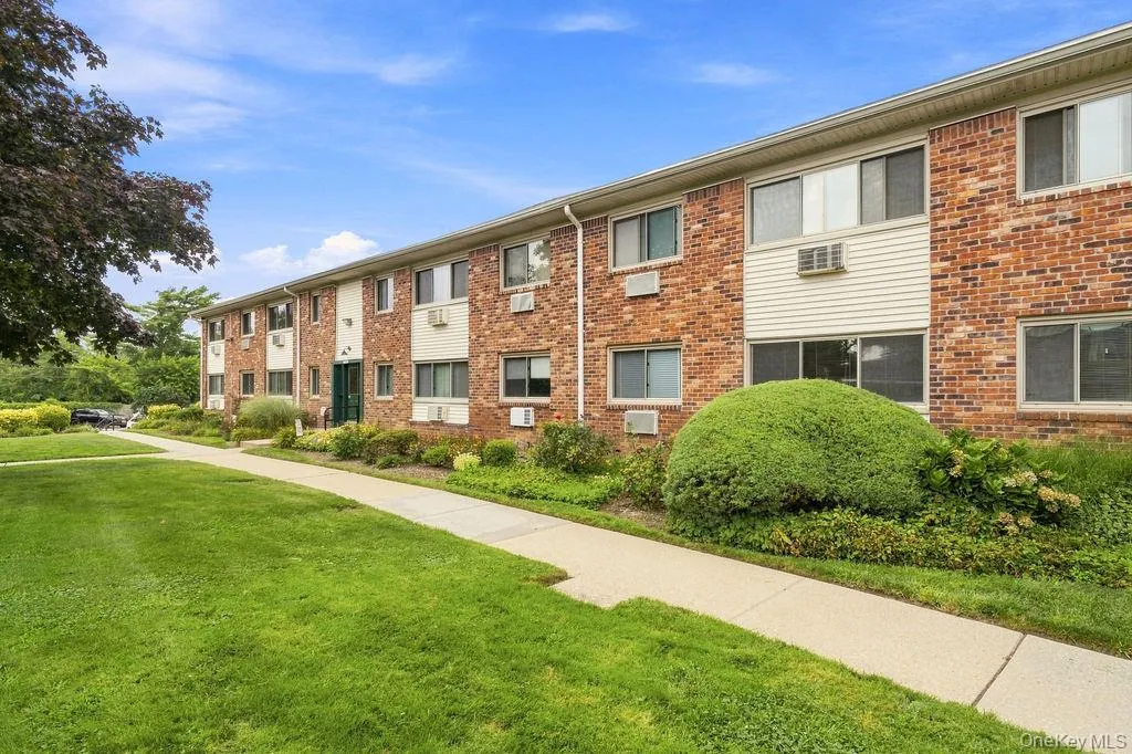 2397 Union Boulevard, Islip, NY, 1 Bedroom Bedrooms, 5 Rooms Rooms,1 BathroomBathrooms,Residential,For Rent,Union,0,1040041 2397 Union Boulevard, Islip, NY, 1 Bedroom Bedrooms, 5 Rooms Rooms,1 BathroomBathrooms,Residential,For Rent,Union,0,1040041