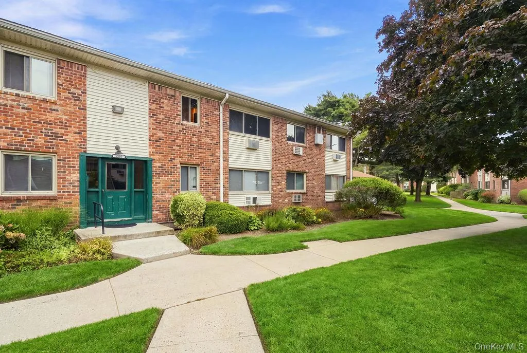 2397 Union Boulevard, Islip, NY, 1 Bedroom Bedrooms, 5 Rooms Rooms,1 BathroomBathrooms,Residential,For Rent,Union,0,1040041 2397 Union Boulevard, Islip, NY, 1 Bedroom Bedrooms, 5 Rooms Rooms,1 BathroomBathrooms,Residential,For Rent,Union,0,1040041