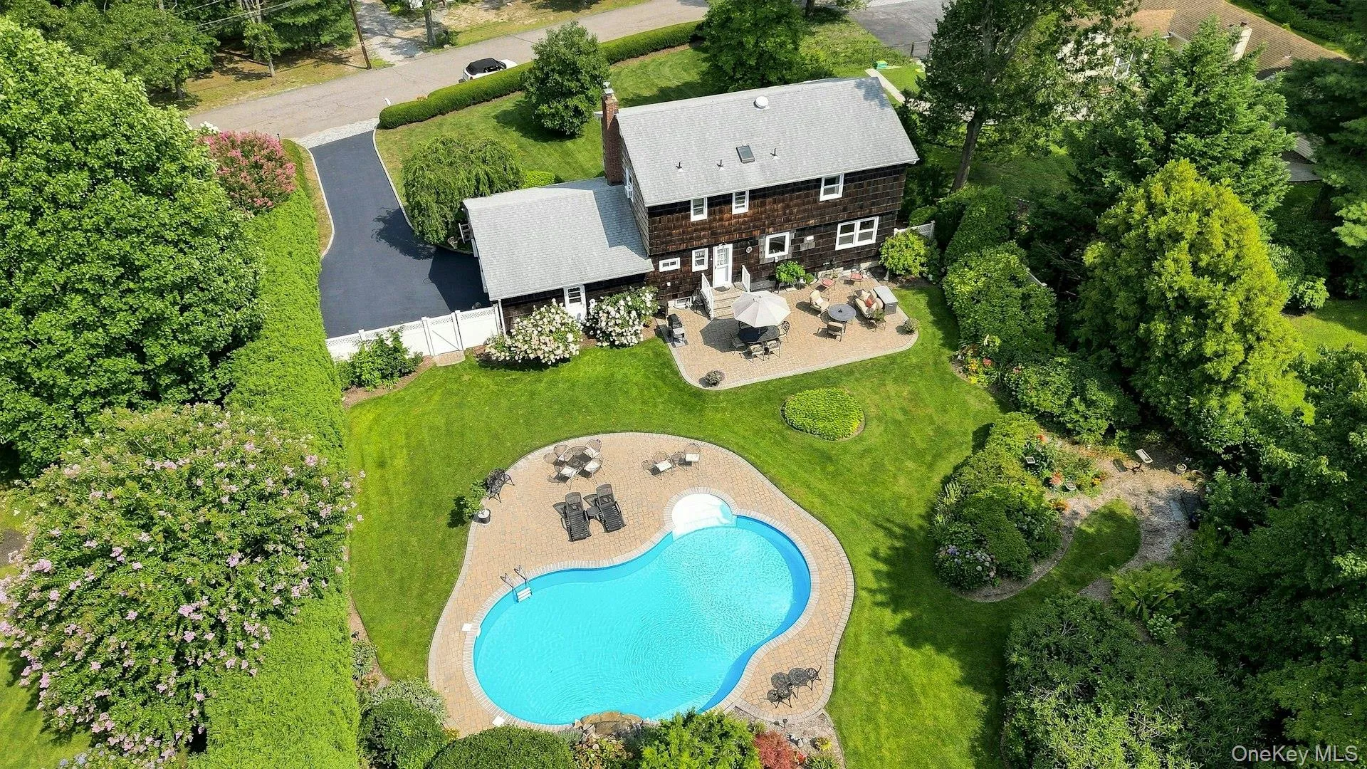 7 Bayberry Lane, Huntington, NY, 4 Bedrooms Bedrooms, 9 Rooms Rooms,2 BathroomsBathrooms,Residential,For Rent,Bayberry,0,1040046 7 Bayberry Lane, Huntington, NY, 4 Bedrooms Bedrooms, 9 Rooms Rooms,2 BathroomsBathrooms,Residential,For Rent,Bayberry,0,1040046