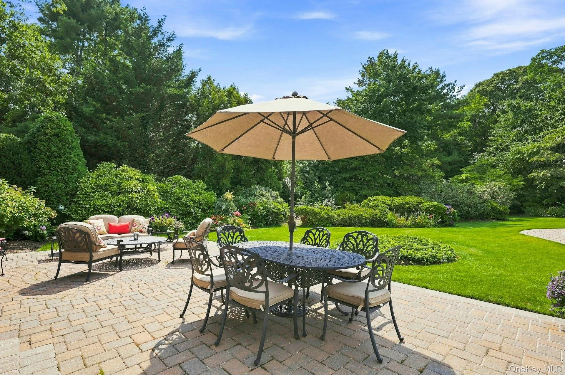 7 Bayberry Lane, Huntington, NY, 4 Bedrooms Bedrooms, 9 Rooms Rooms,2 BathroomsBathrooms,Residential,For Rent,Bayberry,0,1040046 7 Bayberry Lane, Huntington, NY, 4 Bedrooms Bedrooms, 9 Rooms Rooms,2 BathroomsBathrooms,Residential,For Rent,Bayberry,0,1040046