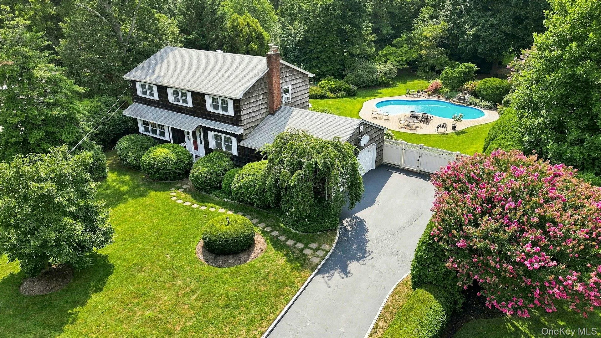 7 Bayberry Lane, Huntington, NY, 4 Bedrooms Bedrooms, 9 Rooms Rooms,2 BathroomsBathrooms,Residential,For Rent,Bayberry,0,1040046 7 Bayberry Lane, Huntington, NY, 4 Bedrooms Bedrooms, 9 Rooms Rooms,2 BathroomsBathrooms,Residential,For Rent,Bayberry,0,1040046