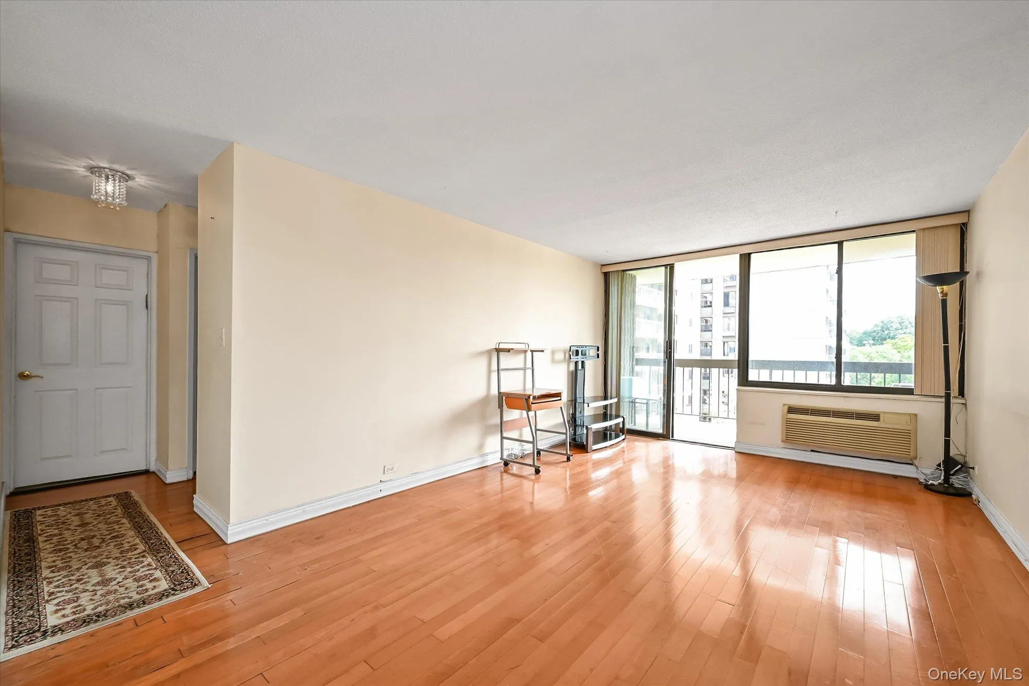 150-38 Union Turnpike, New York, NY, 2 Bedrooms Bedrooms, 6 Rooms Rooms,2 BathroomsBathrooms,Residential,For Rent,Union,0,1040050 150-38 Union Turnpike, New York, NY, 2 Bedrooms Bedrooms, 6 Rooms Rooms,2 BathroomsBathrooms,Residential,For Rent,Union,0,1040050