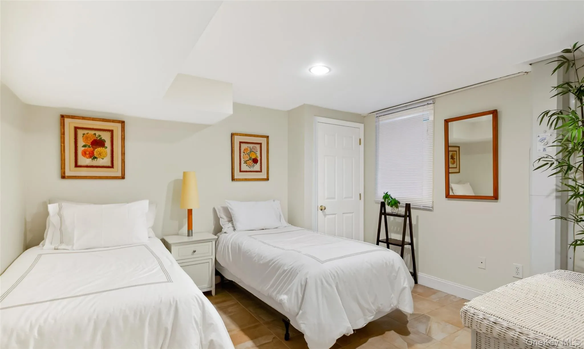 14 Rose Hill Road, Southampton, NY, 4 Bedrooms Bedrooms, 9 Rooms Rooms,4 BathroomsBathrooms,Residential Lease,For Rent,Rose Hill,0,1040052 14 Rose Hill Road, Southampton, NY, 4 Bedrooms Bedrooms, 9 Rooms Rooms,4 BathroomsBathrooms,Residential Lease,For Rent,Rose Hill,0,1040052