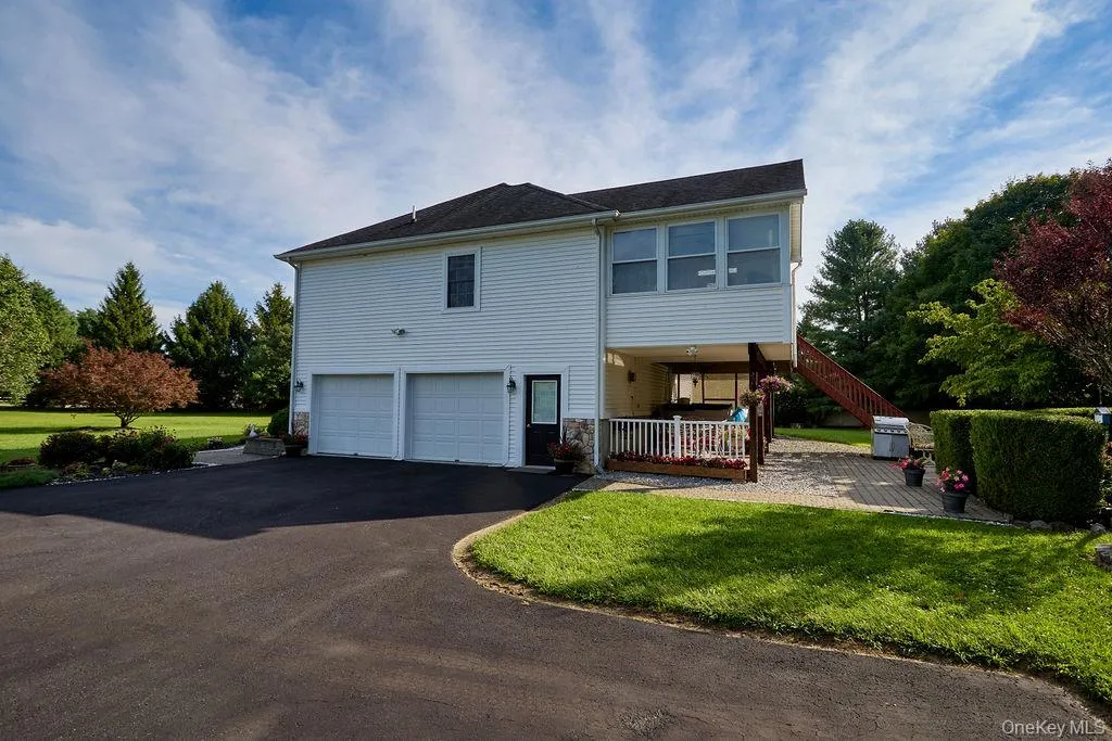 274 Robinson Lane, East Fishkill, NY, 3 Bedrooms Bedrooms, 8 Rooms Rooms,3 BathroomsBathrooms,Residential,For Rent,Robinson,0,1040053 274 Robinson Lane, East Fishkill, NY, 3 Bedrooms Bedrooms, 8 Rooms Rooms,3 BathroomsBathrooms,Residential,For Rent,Robinson,0,1040053
