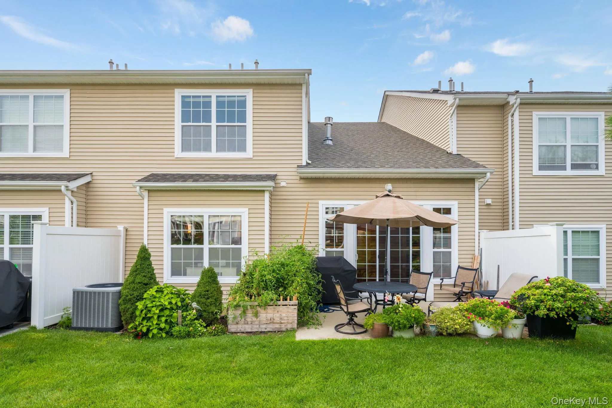 132 Halley Drive, Brookhaven, NY, 2 Bedrooms Bedrooms, 6 Rooms Rooms,3 BathroomsBathrooms,Residential,For Rent,Halley,0,1040054 132 Halley Drive, Brookhaven, NY, 2 Bedrooms Bedrooms, 6 Rooms Rooms,3 BathroomsBathrooms,Residential,For Rent,Halley,0,1040054