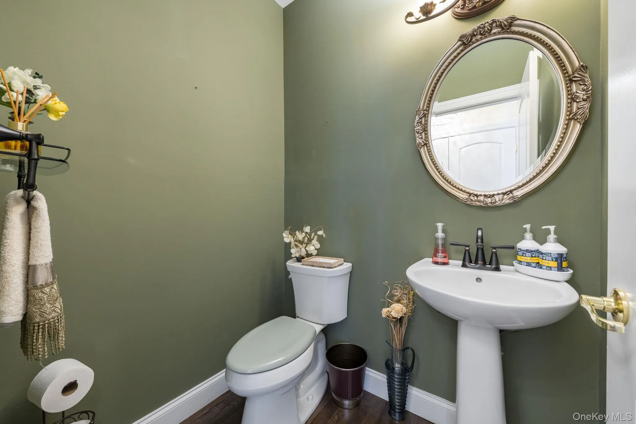 132 Halley Drive, Brookhaven, NY, 2 Bedrooms Bedrooms, 6 Rooms Rooms,3 BathroomsBathrooms,Residential,For Rent,Halley,0,1040054 132 Halley Drive, Brookhaven, NY, 2 Bedrooms Bedrooms, 6 Rooms Rooms,3 BathroomsBathrooms,Residential,For Rent,Halley,0,1040054