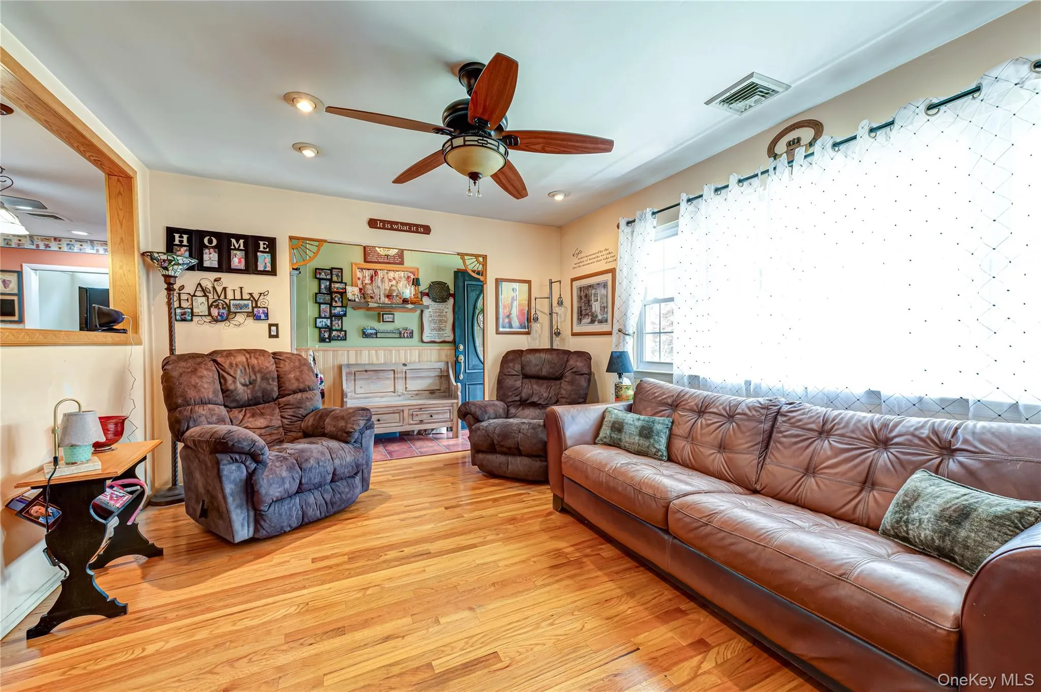 21 Circle Drive, Huntington, NY, 5 Bedrooms Bedrooms, 10 Rooms Rooms,2 BathroomsBathrooms,Residential,For Rent,Circle,0,1040059 21 Circle Drive, Huntington, NY, 5 Bedrooms Bedrooms, 10 Rooms Rooms,2 BathroomsBathrooms,Residential,For Rent,Circle,0,1040059