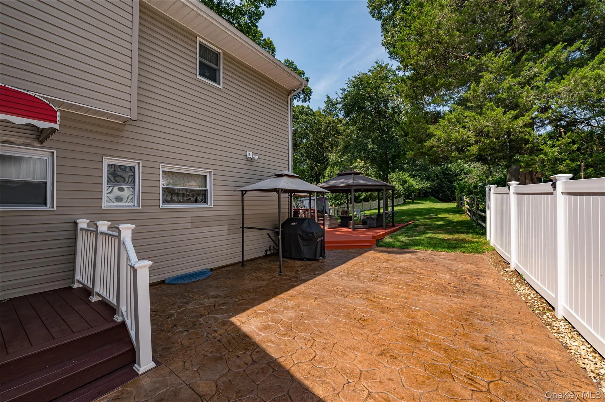 21 Circle Drive, Huntington, NY, 5 Bedrooms Bedrooms, 10 Rooms Rooms,2 BathroomsBathrooms,Residential,For Rent,Circle,0,1040059 21 Circle Drive, Huntington, NY, 5 Bedrooms Bedrooms, 10 Rooms Rooms,2 BathroomsBathrooms,Residential,For Rent,Circle,0,1040059