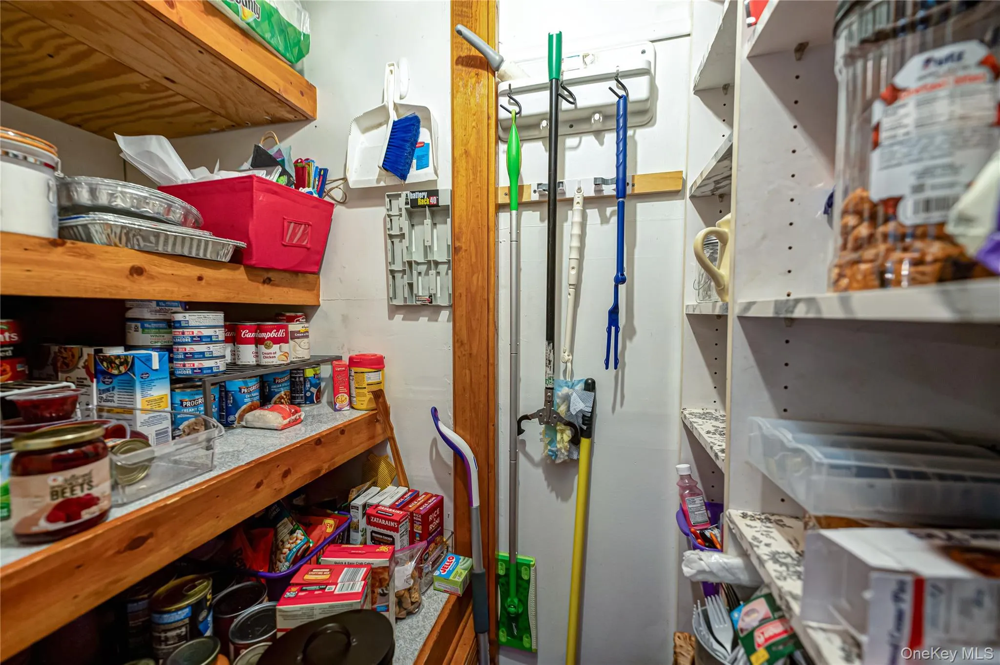 21 Circle Drive, Huntington, NY, 5 Bedrooms Bedrooms, 10 Rooms Rooms,2 BathroomsBathrooms,Residential,For Rent,Circle,0,1040059 21 Circle Drive, Huntington, NY, 5 Bedrooms Bedrooms, 10 Rooms Rooms,2 BathroomsBathrooms,Residential,For Rent,Circle,0,1040059