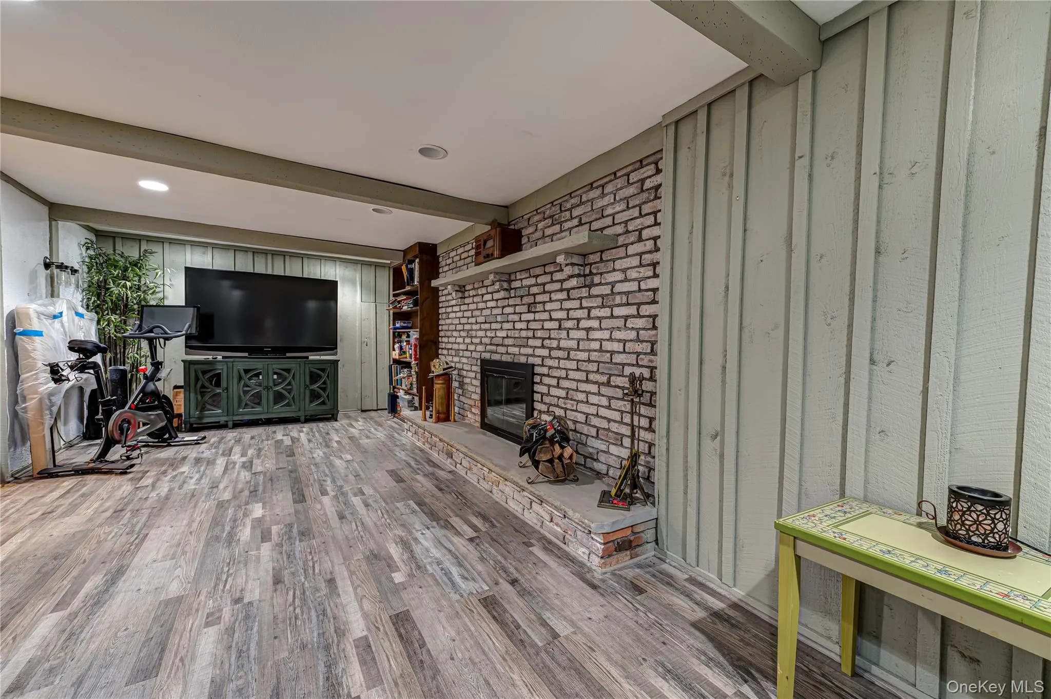 21 Circle Drive, Huntington, NY, 5 Bedrooms Bedrooms, 10 Rooms Rooms,2 BathroomsBathrooms,Residential,For Rent,Circle,0,1040059 21 Circle Drive, Huntington, NY, 5 Bedrooms Bedrooms, 10 Rooms Rooms,2 BathroomsBathrooms,Residential,For Rent,Circle,0,1040059