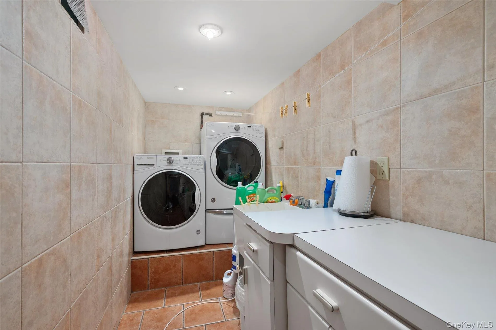 1118 Howard Drive, Hempstead, NY, 3 Bedrooms Bedrooms, 6 Rooms Rooms,2 BathroomsBathrooms,Residential,For Rent,Howard,0,1040069 1118 Howard Drive, Hempstead, NY, 3 Bedrooms Bedrooms, 6 Rooms Rooms,2 BathroomsBathrooms,Residential,For Rent,Howard,0,1040069