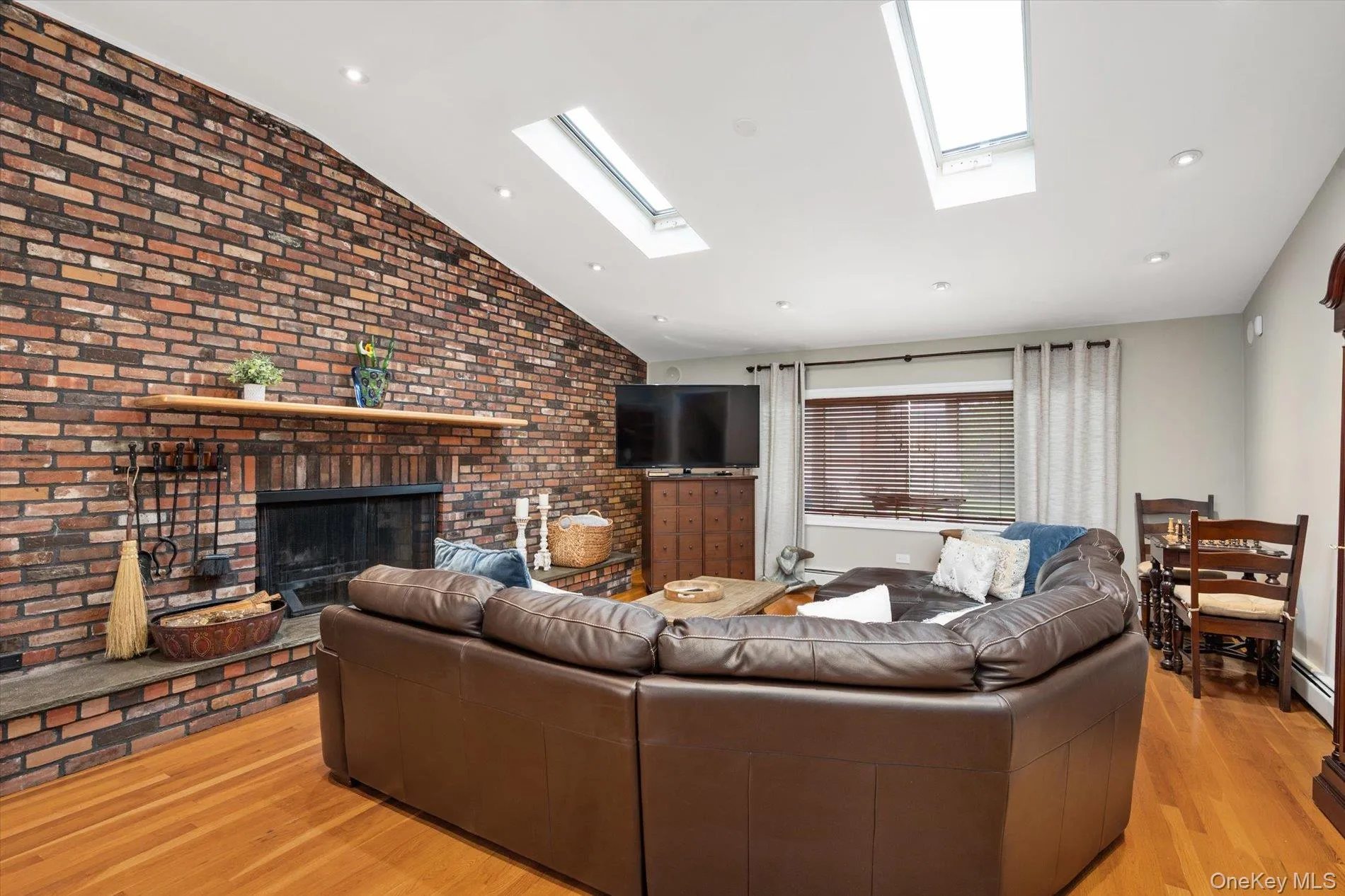 1118 Howard Drive, Hempstead, NY, 3 Bedrooms Bedrooms, 6 Rooms Rooms,2 BathroomsBathrooms,Residential,For Rent,Howard,0,1040069 1118 Howard Drive, Hempstead, NY, 3 Bedrooms Bedrooms, 6 Rooms Rooms,2 BathroomsBathrooms,Residential,For Rent,Howard,0,1040069