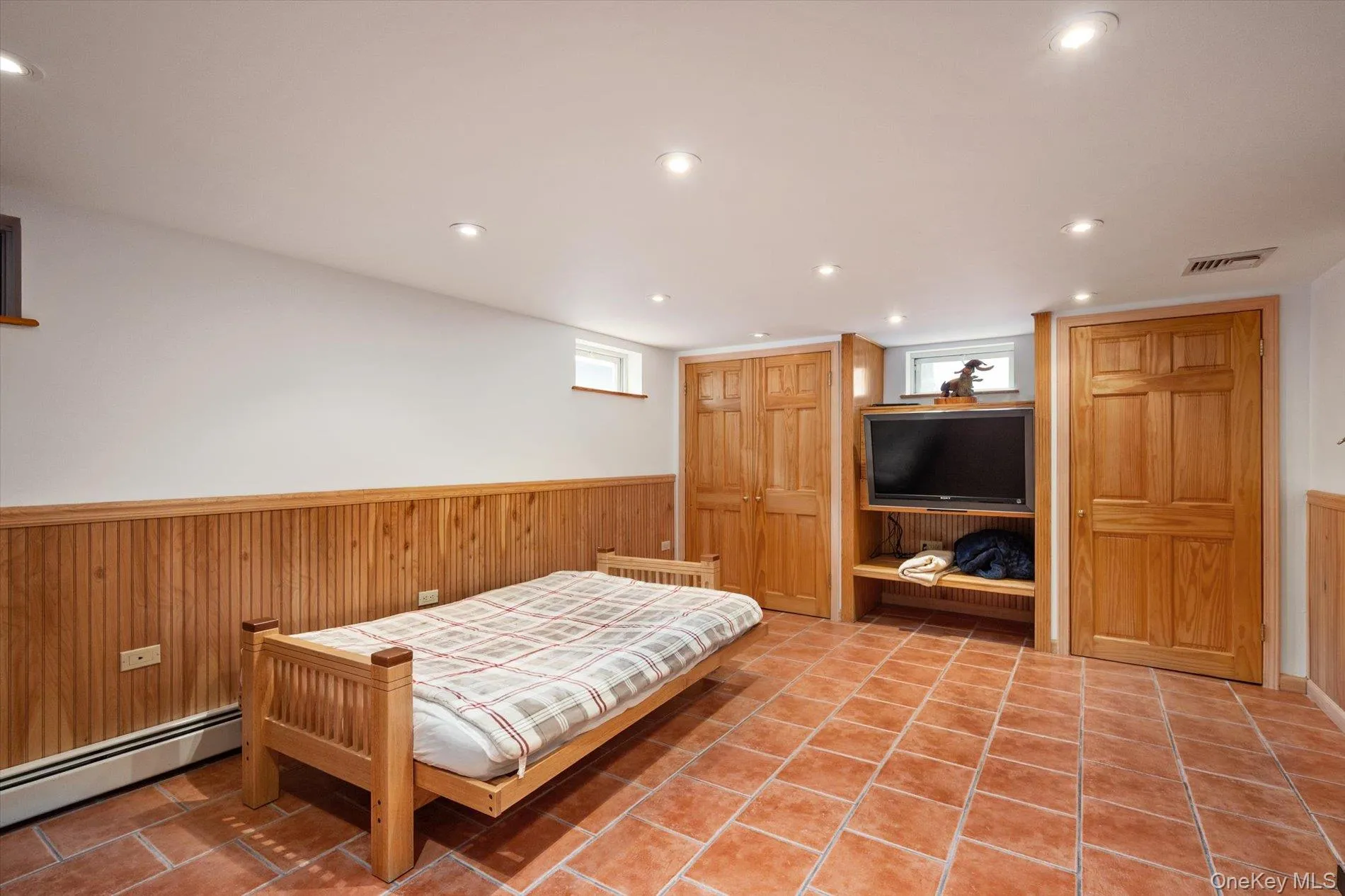 1118 Howard Drive, Hempstead, NY, 3 Bedrooms Bedrooms, 6 Rooms Rooms,2 BathroomsBathrooms,Residential,For Rent,Howard,0,1040069 1118 Howard Drive, Hempstead, NY, 3 Bedrooms Bedrooms, 6 Rooms Rooms,2 BathroomsBathrooms,Residential,For Rent,Howard,0,1040069