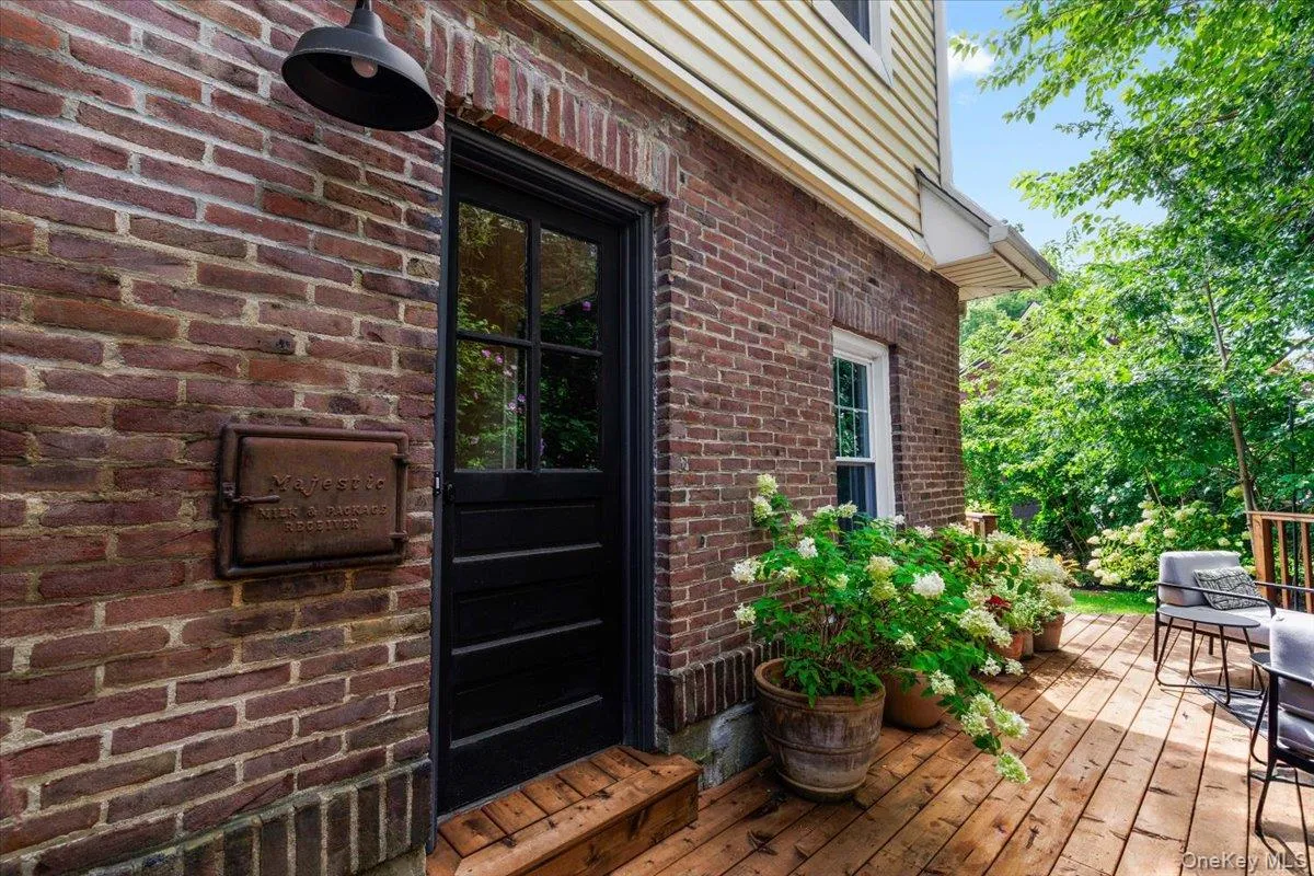 15 Parkview Court, White Plains, NY, 4 Bedrooms Bedrooms, 8 Rooms Rooms,2 BathroomsBathrooms,Residential,For Rent,Parkview,0,1040070 15 Parkview Court, White Plains, NY, 4 Bedrooms Bedrooms, 8 Rooms Rooms,2 BathroomsBathrooms,Residential,For Rent,Parkview,0,1040070