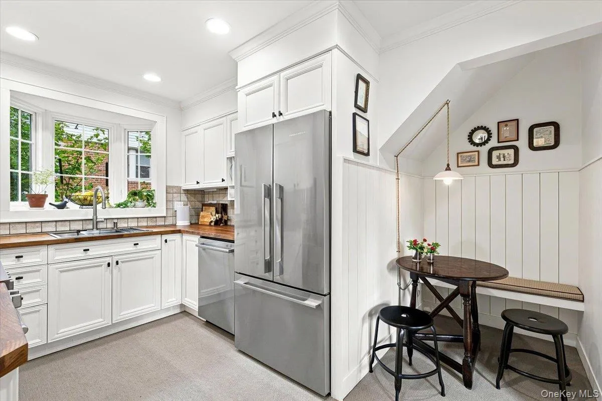 15 Parkview Court, White Plains, NY, 4 Bedrooms Bedrooms, 8 Rooms Rooms,2 BathroomsBathrooms,Residential,For Rent,Parkview,0,1040070 15 Parkview Court, White Plains, NY, 4 Bedrooms Bedrooms, 8 Rooms Rooms,2 BathroomsBathrooms,Residential,For Rent,Parkview,0,1040070