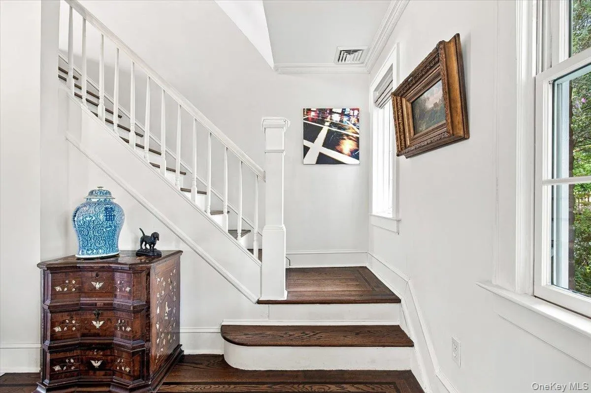 15 Parkview Court, White Plains, NY, 4 Bedrooms Bedrooms, 8 Rooms Rooms,2 BathroomsBathrooms,Residential,For Rent,Parkview,0,1040070 15 Parkview Court, White Plains, NY, 4 Bedrooms Bedrooms, 8 Rooms Rooms,2 BathroomsBathrooms,Residential,For Rent,Parkview,0,1040070
