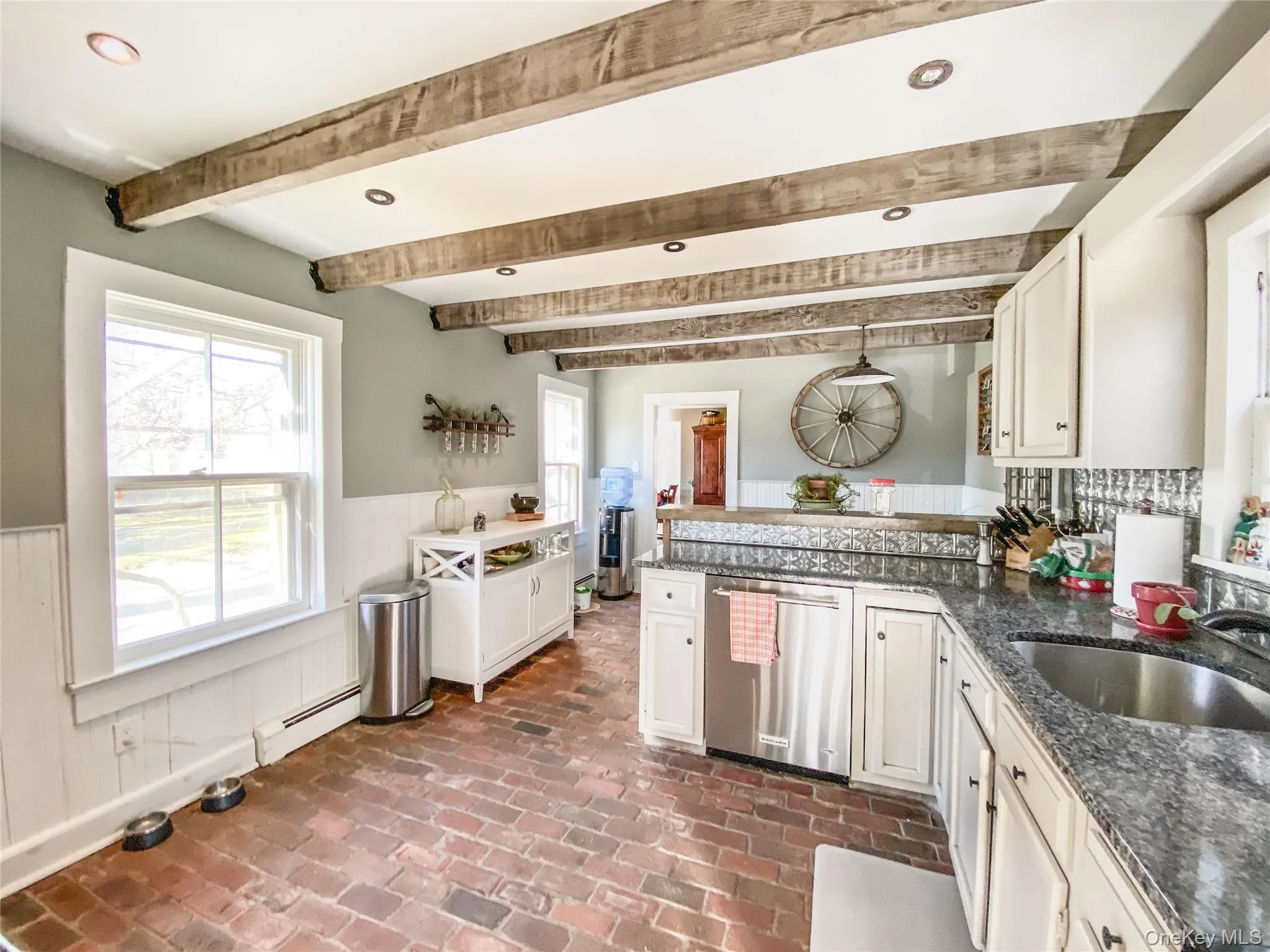 14500 Main Road, Southold, NY, 4 Bedrooms Bedrooms, 8 Rooms Rooms,2 BathroomsBathrooms,Residential Lease,For Rent,Main,0,1040071 14500 Main Road, Southold, NY, 4 Bedrooms Bedrooms, 8 Rooms Rooms,2 BathroomsBathrooms,Residential Lease,For Rent,Main,0,1040071