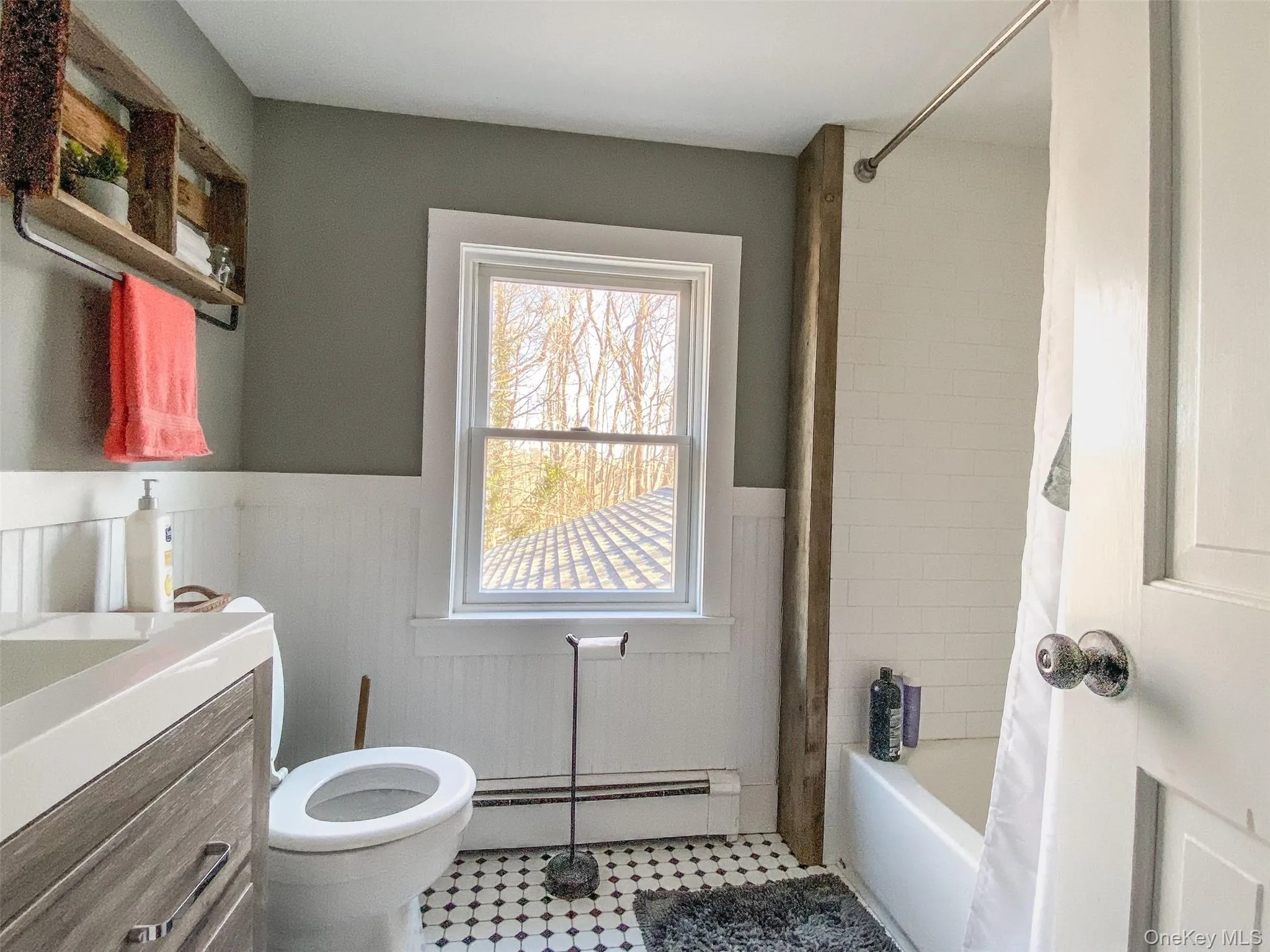 14500 Main Road, Southold, NY, 4 Bedrooms Bedrooms, 8 Rooms Rooms,2 BathroomsBathrooms,Residential Lease,For Rent,Main,0,1040071 14500 Main Road, Southold, NY, 4 Bedrooms Bedrooms, 8 Rooms Rooms,2 BathroomsBathrooms,Residential Lease,For Rent,Main,0,1040071
