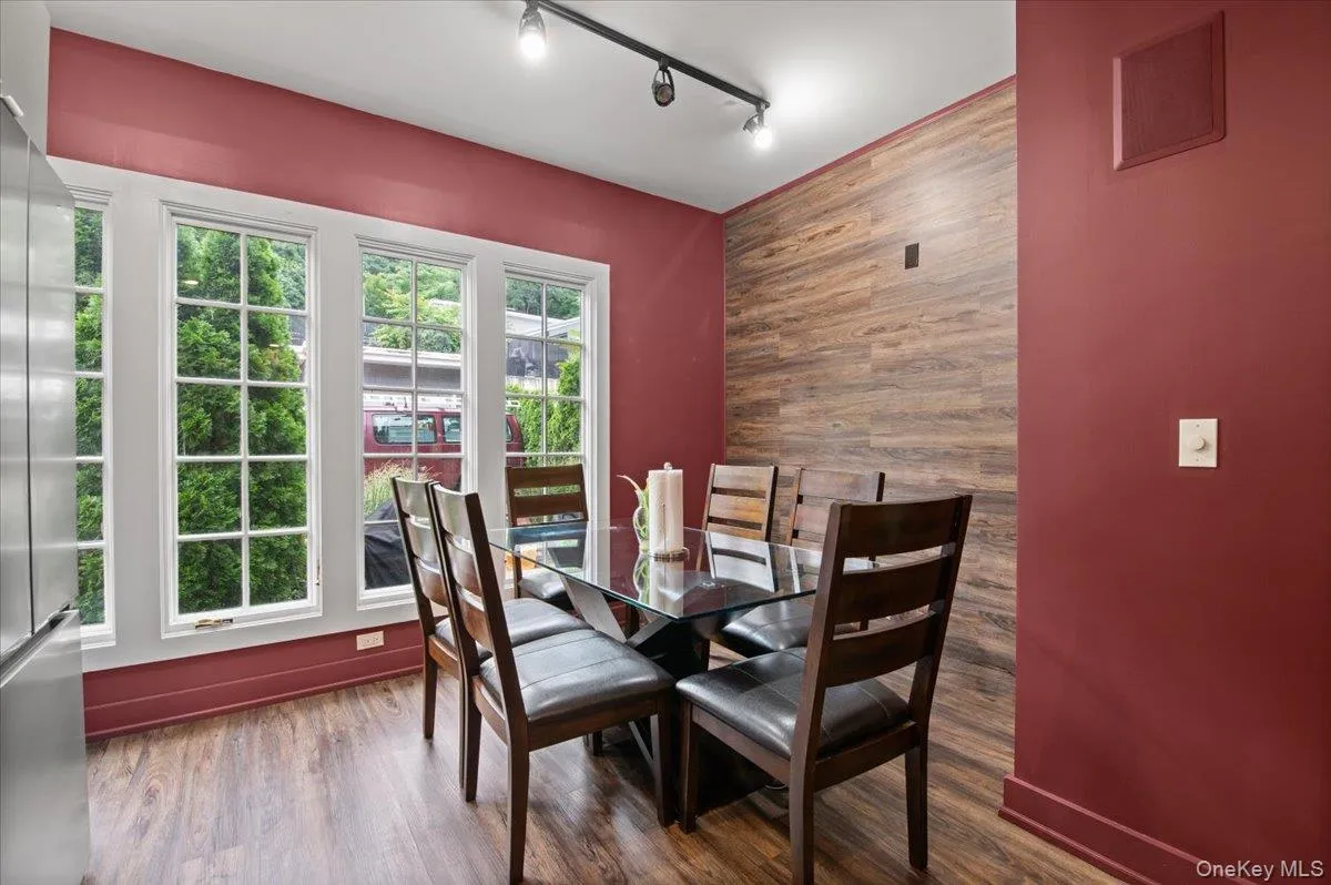 97 Pine Hollow Road, Oyster Bay, NY, 2 Bedrooms Bedrooms, 7 Rooms Rooms,2 BathroomsBathrooms,Residential Lease,For Rent,Pine Hollow,0,1040075 97 Pine Hollow Road, Oyster Bay, NY, 2 Bedrooms Bedrooms, 7 Rooms Rooms,2 BathroomsBathrooms,Residential Lease,For Rent,Pine Hollow,0,1040075