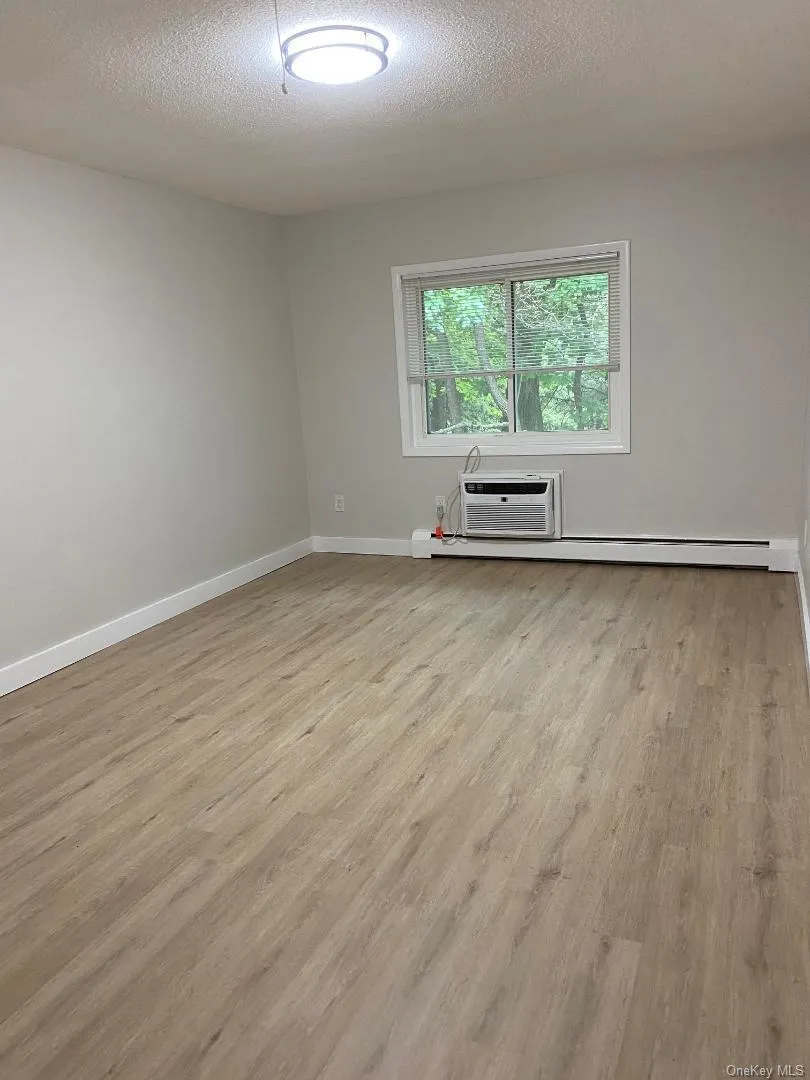 85 Middletown Road, Clarkstown, NY, 1 Bedroom Bedrooms, 4 Rooms Rooms,1 BathroomBathrooms,Residential Lease,For Rent,Middletown,0,1040080 85 Middletown Road, Clarkstown, NY, 1 Bedroom Bedrooms, 4 Rooms Rooms,1 BathroomBathrooms,Residential Lease,For Rent,Middletown,0,1040080