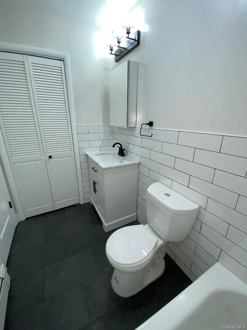 85 Middletown Road, Clarkstown, NY, 1 Bedroom Bedrooms, 4 Rooms Rooms,1 BathroomBathrooms,Residential Lease,For Rent,Middletown,0,1040080 85 Middletown Road, Clarkstown, NY, 1 Bedroom Bedrooms, 4 Rooms Rooms,1 BathroomBathrooms,Residential Lease,For Rent,Middletown,0,1040080