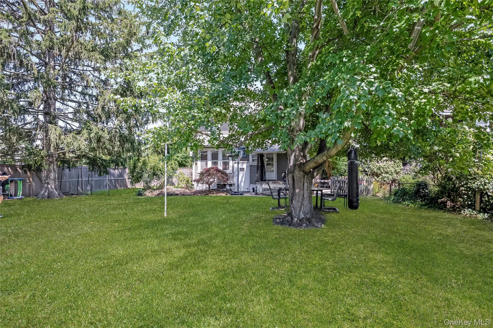 958 Thomas Avenue, Hempstead, NY, 3 Bedrooms Bedrooms, 9 Rooms Rooms,1 BathroomBathrooms,Residential,For Rent,Thomas,0,1040082 958 Thomas Avenue, Hempstead, NY, 3 Bedrooms Bedrooms, 9 Rooms Rooms,1 BathroomBathrooms,Residential,For Rent,Thomas,0,1040082