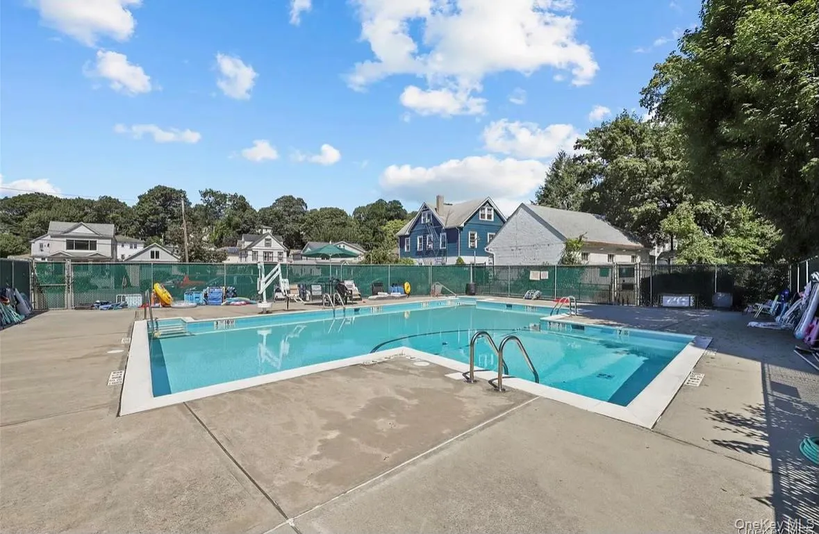 555 Bronxs river road, Yonkers, NY, 2 Rooms Rooms,1 BathroomBathrooms,Residential,For Rent,Bronxs river road,0,1040089 555 Bronxs river road, Yonkers, NY, 2 Rooms Rooms,1 BathroomBathrooms,Residential,For Rent,Bronxs river road,0,1040089