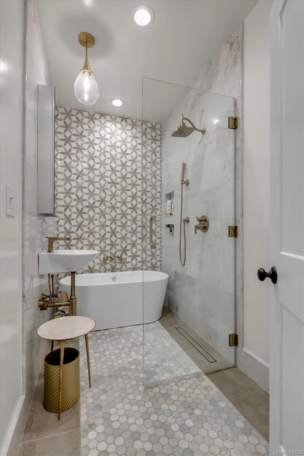 28 Reynolds Road, Glen Cove, NY, 3 Bedrooms Bedrooms, 7 Rooms Rooms,2 BathroomsBathrooms,Residential,For Rent,Reynolds,0,1040093 28 Reynolds Road, Glen Cove, NY, 3 Bedrooms Bedrooms, 7 Rooms Rooms,2 BathroomsBathrooms,Residential,For Rent,Reynolds,0,1040093