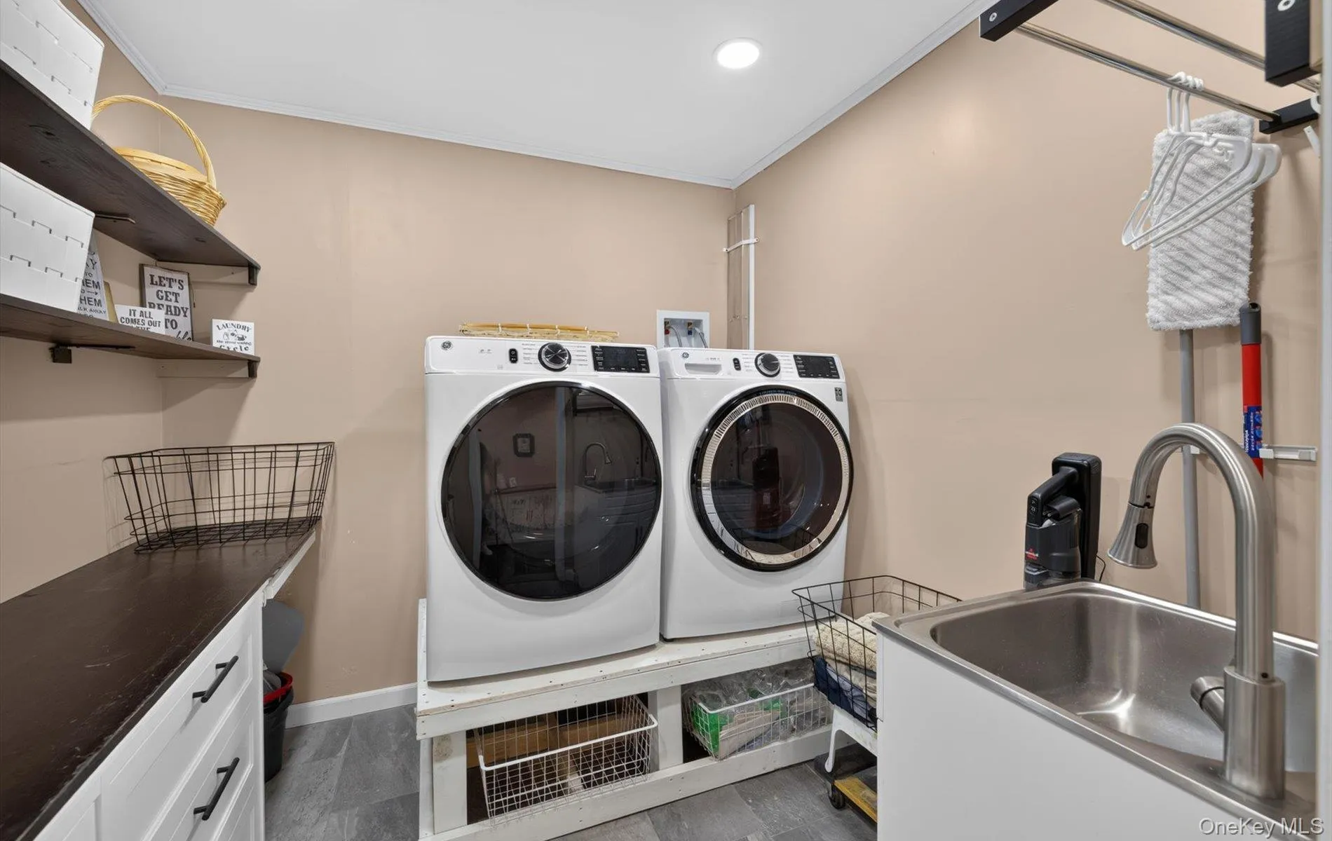 178 Montrose Drive, Brookhaven, NY, 3 Bedrooms Bedrooms, 10 Rooms Rooms,3 BathroomsBathrooms,Residential,For Rent,Montrose,0,1040095 178 Montrose Drive, Brookhaven, NY, 3 Bedrooms Bedrooms, 10 Rooms Rooms,3 BathroomsBathrooms,Residential,For Rent,Montrose,0,1040095