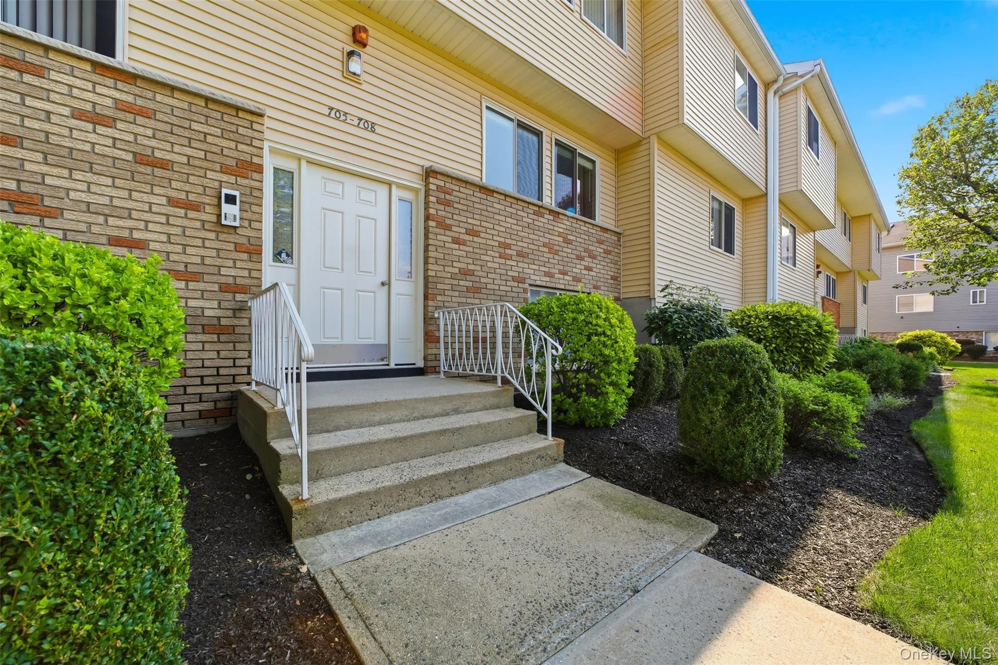 25 College Avenue, Clarkstown, NY, 2 Bedrooms Bedrooms, 5 Rooms Rooms,2 BathroomsBathrooms,Residential,For Rent,College,0,1040097 25 College Avenue, Clarkstown, NY, 2 Bedrooms Bedrooms, 5 Rooms Rooms,2 BathroomsBathrooms,Residential,For Rent,College,0,1040097